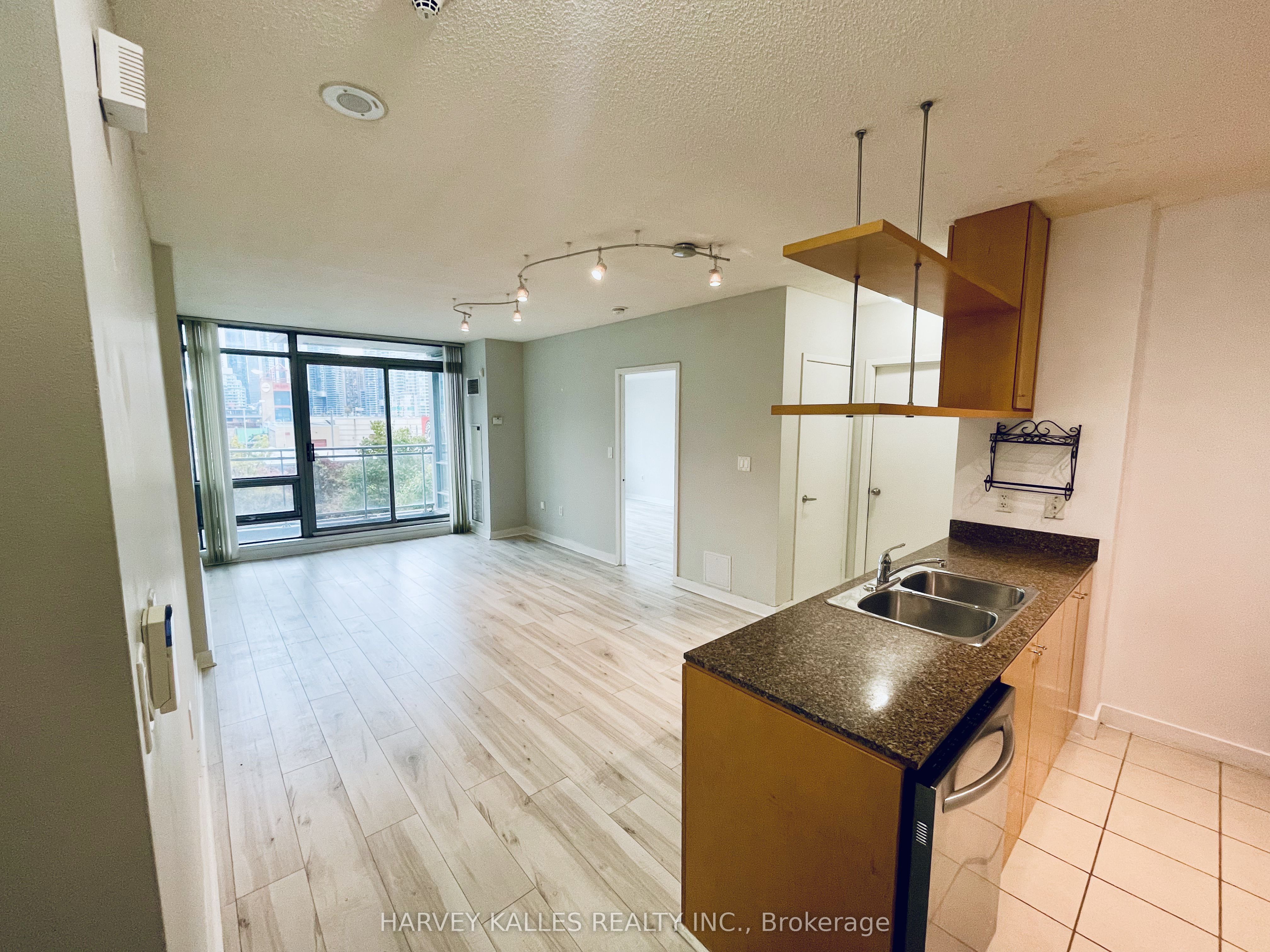 MLS #C12488488 image #12