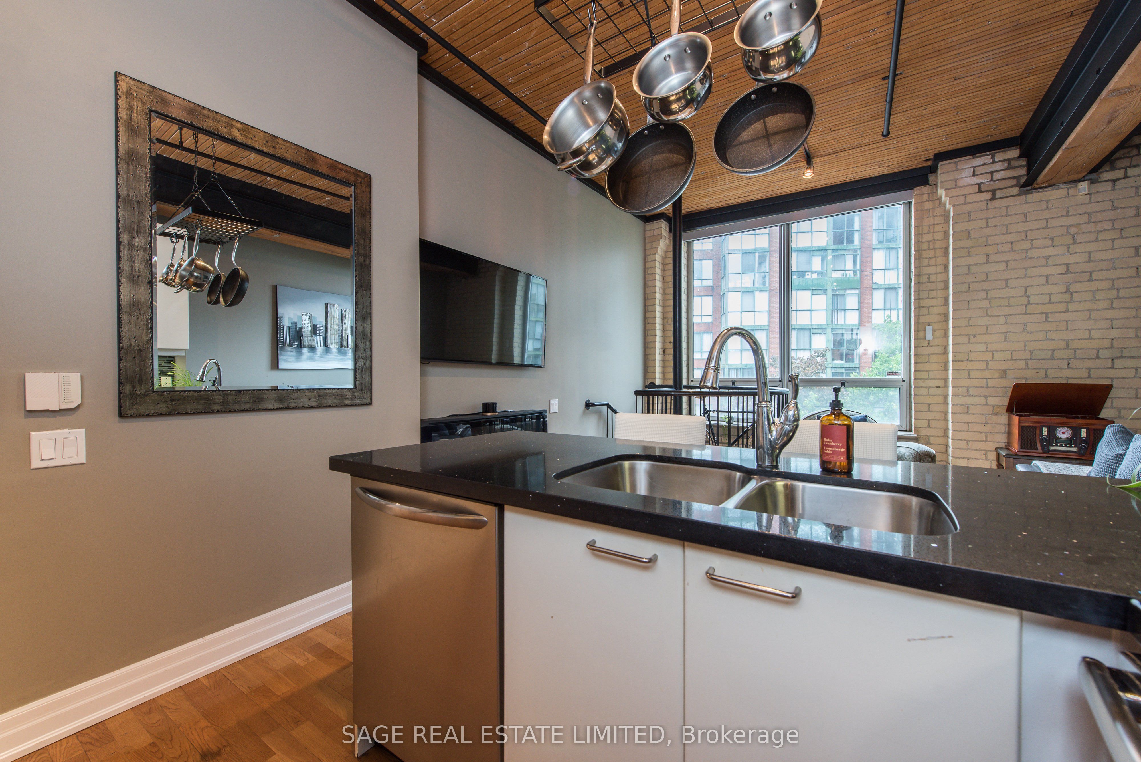 MLS #C12488560 image #12