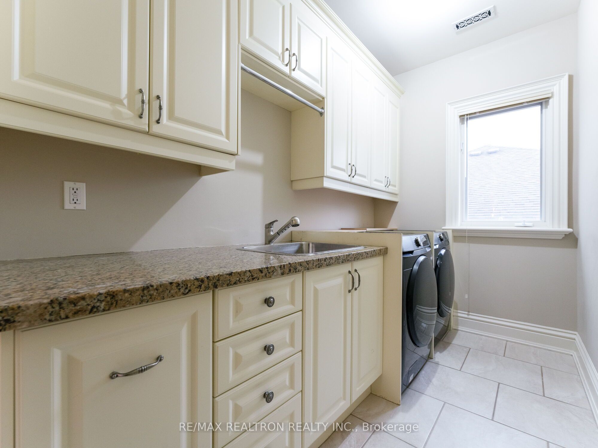 MLS #C12488634 image #21