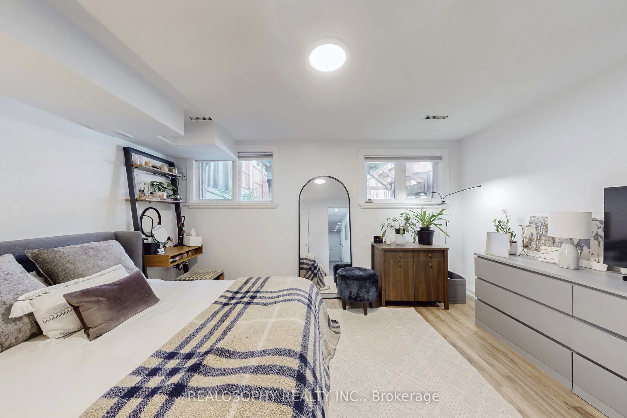 MLS #E12413757 image #17