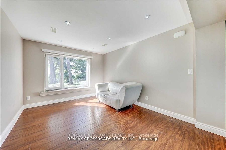 MLS #E12486452 image #9