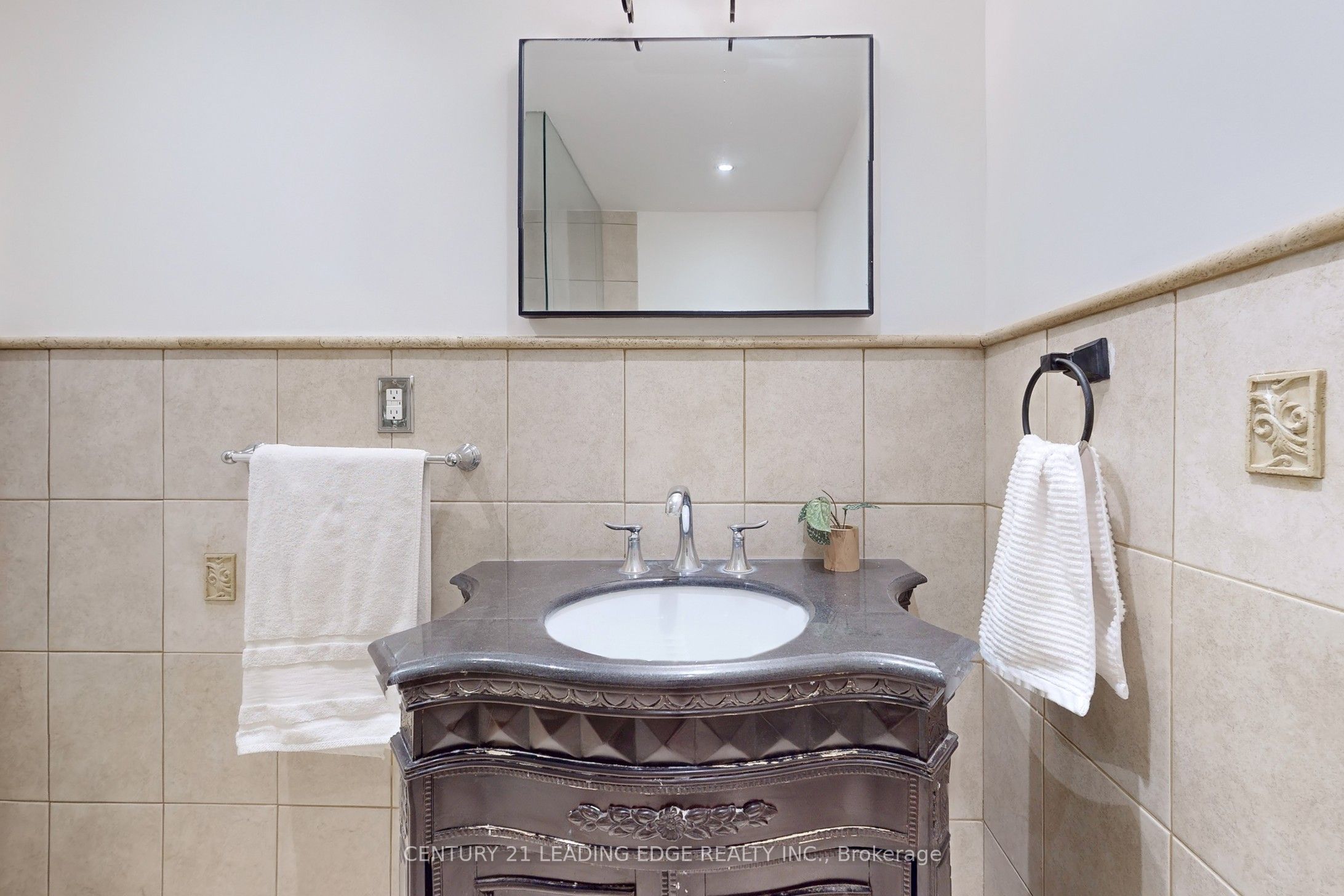 MLS #N12389983 image #24