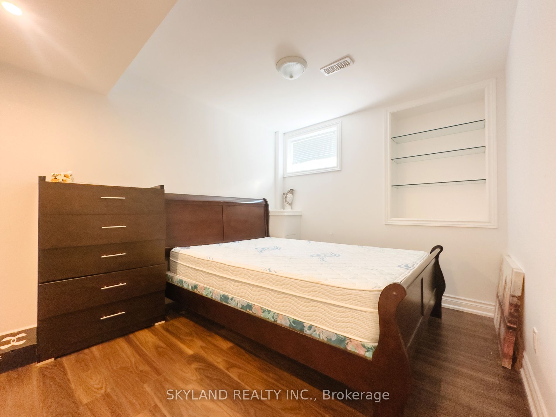 MLS #N12396068 image #12