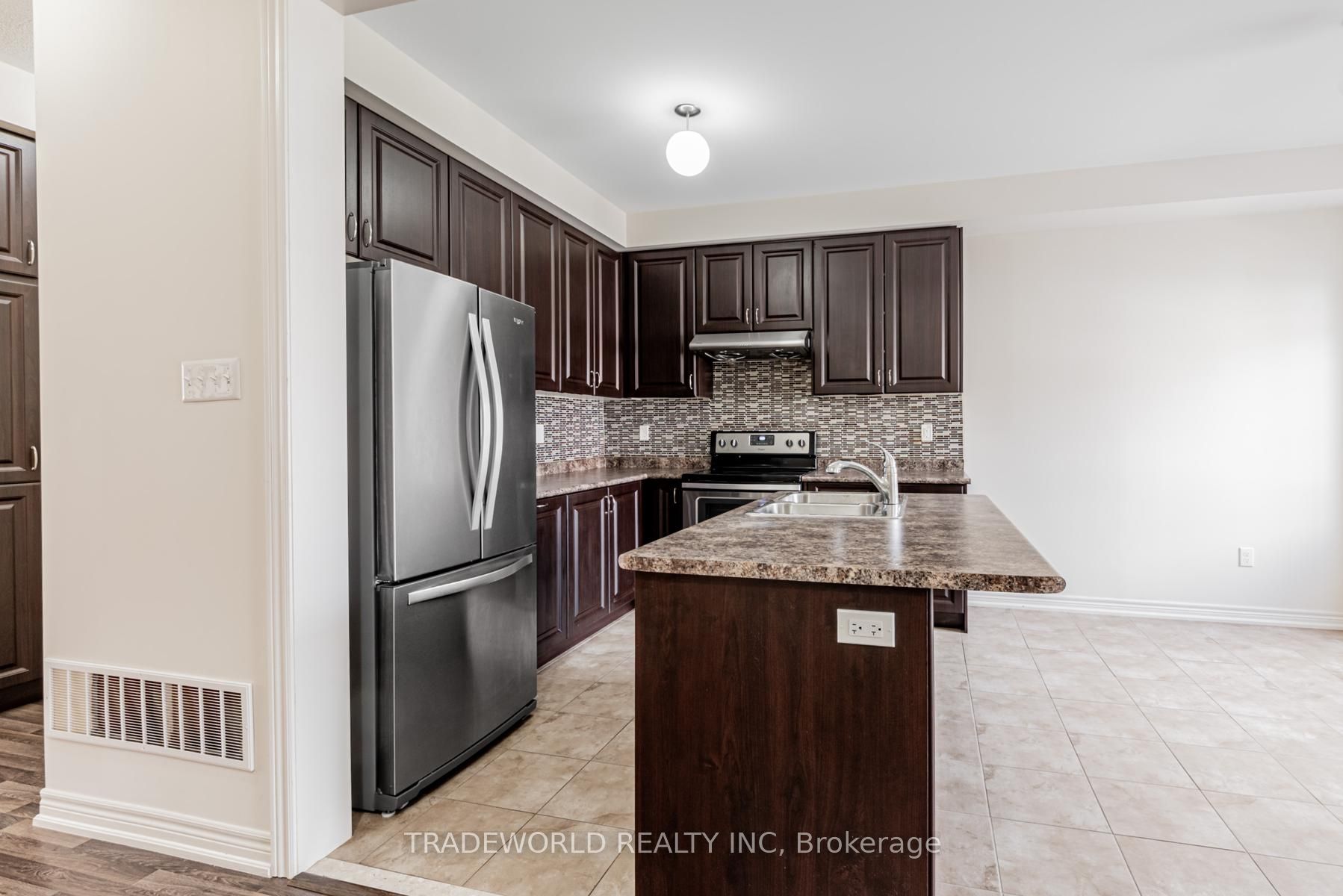 MLS #N12401250 image #8