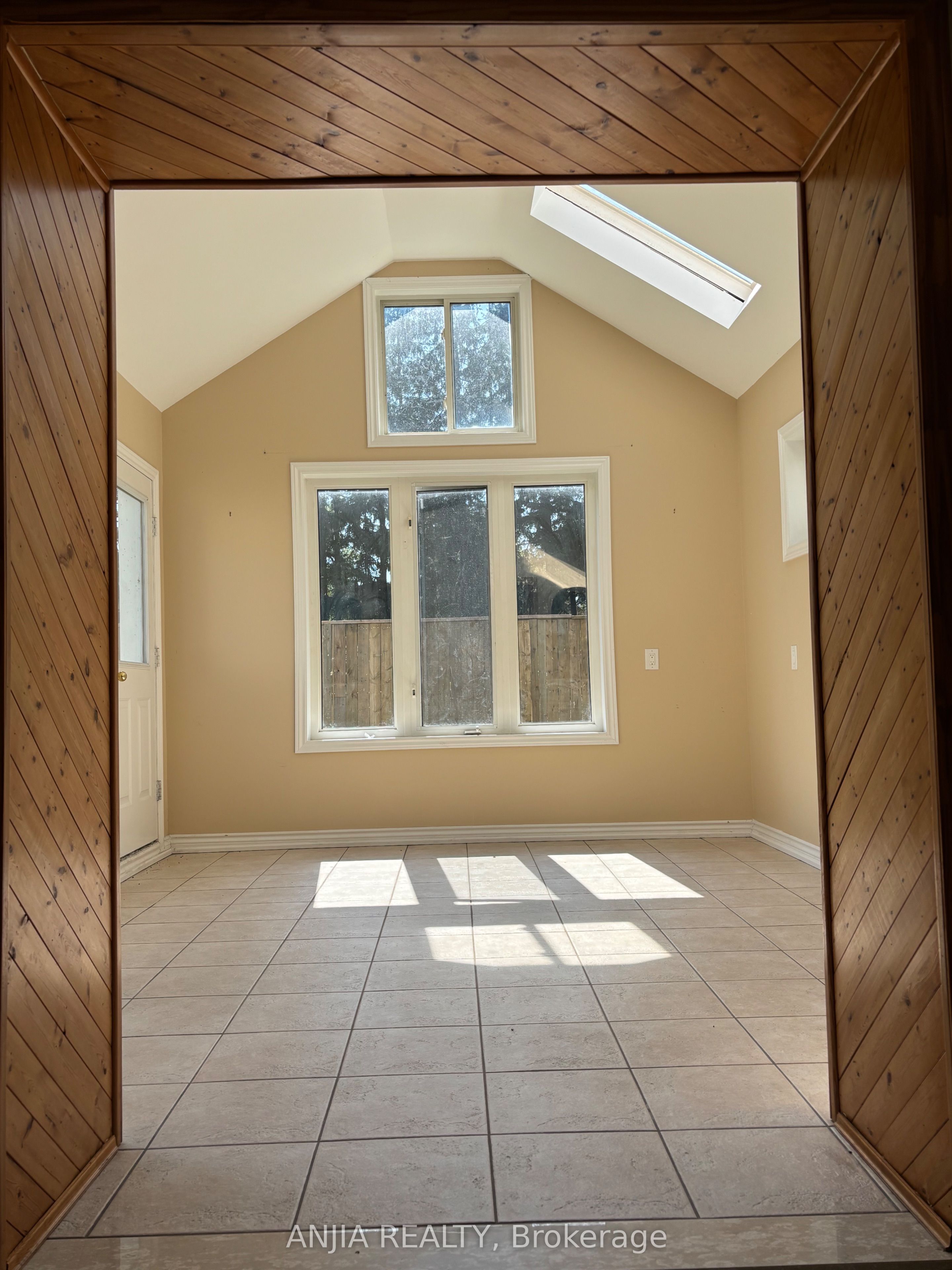 MLS #N12402401 image #8