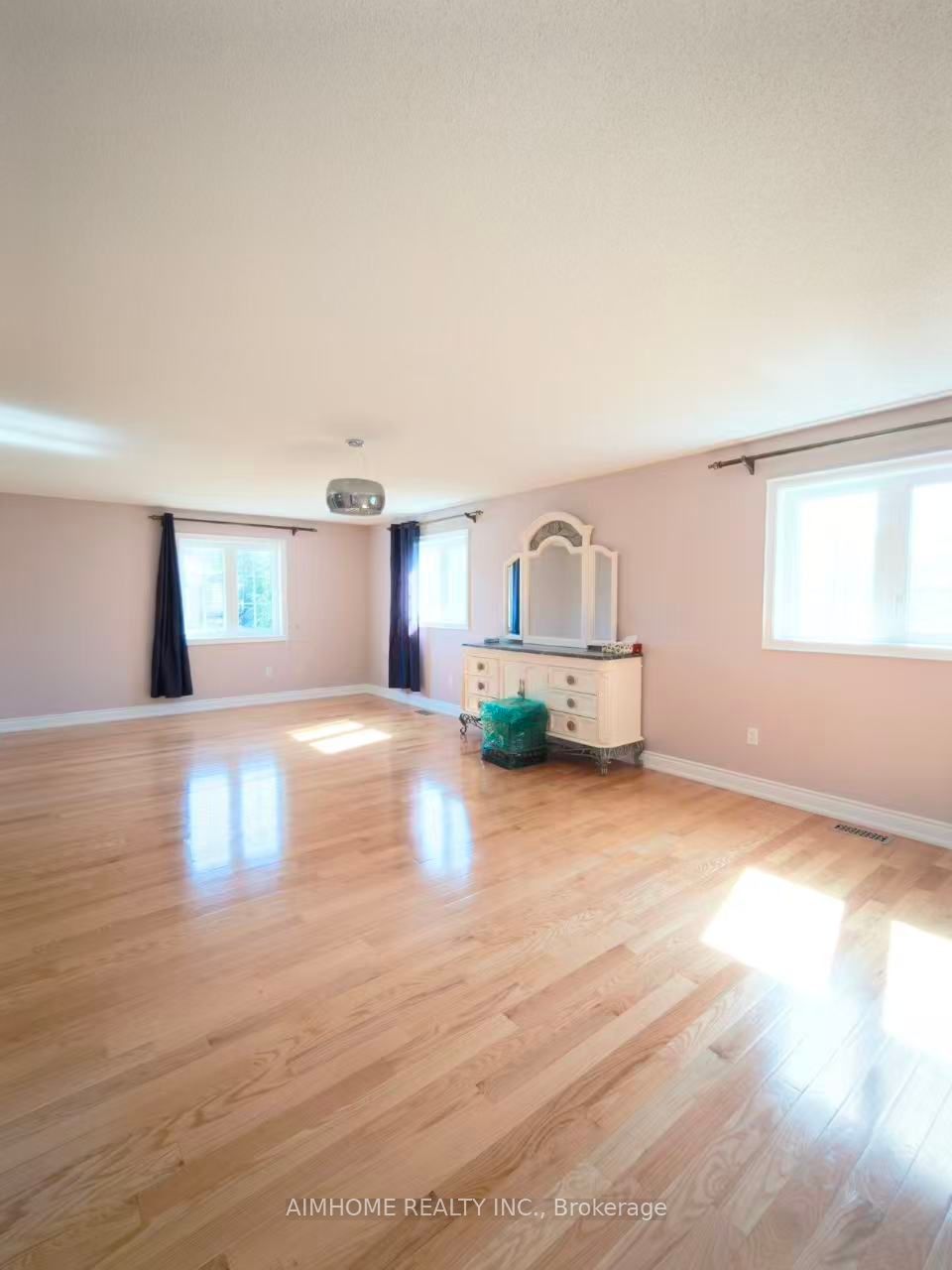 MLS #N12407146 image #10