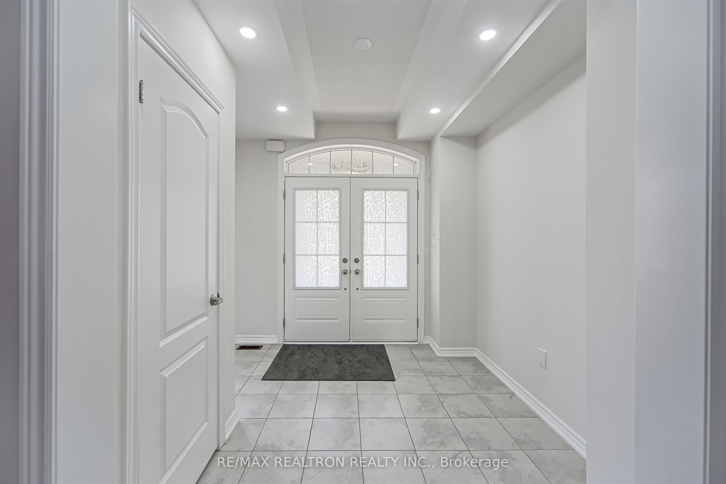 MLS #N12428313 image #1