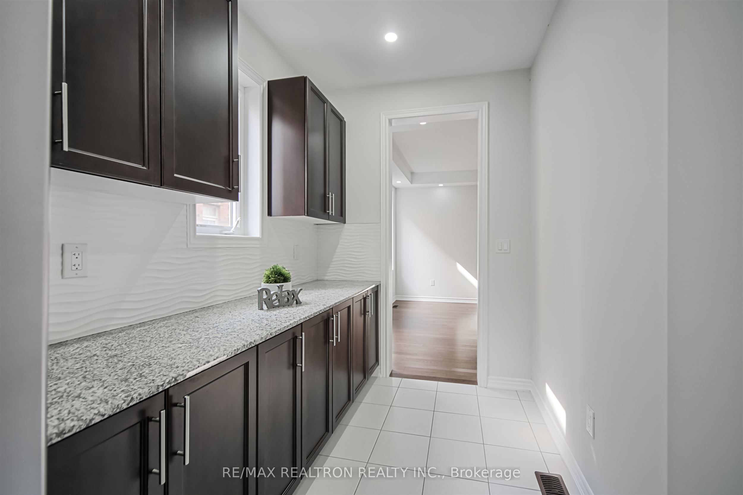 MLS #N12428313 image #10