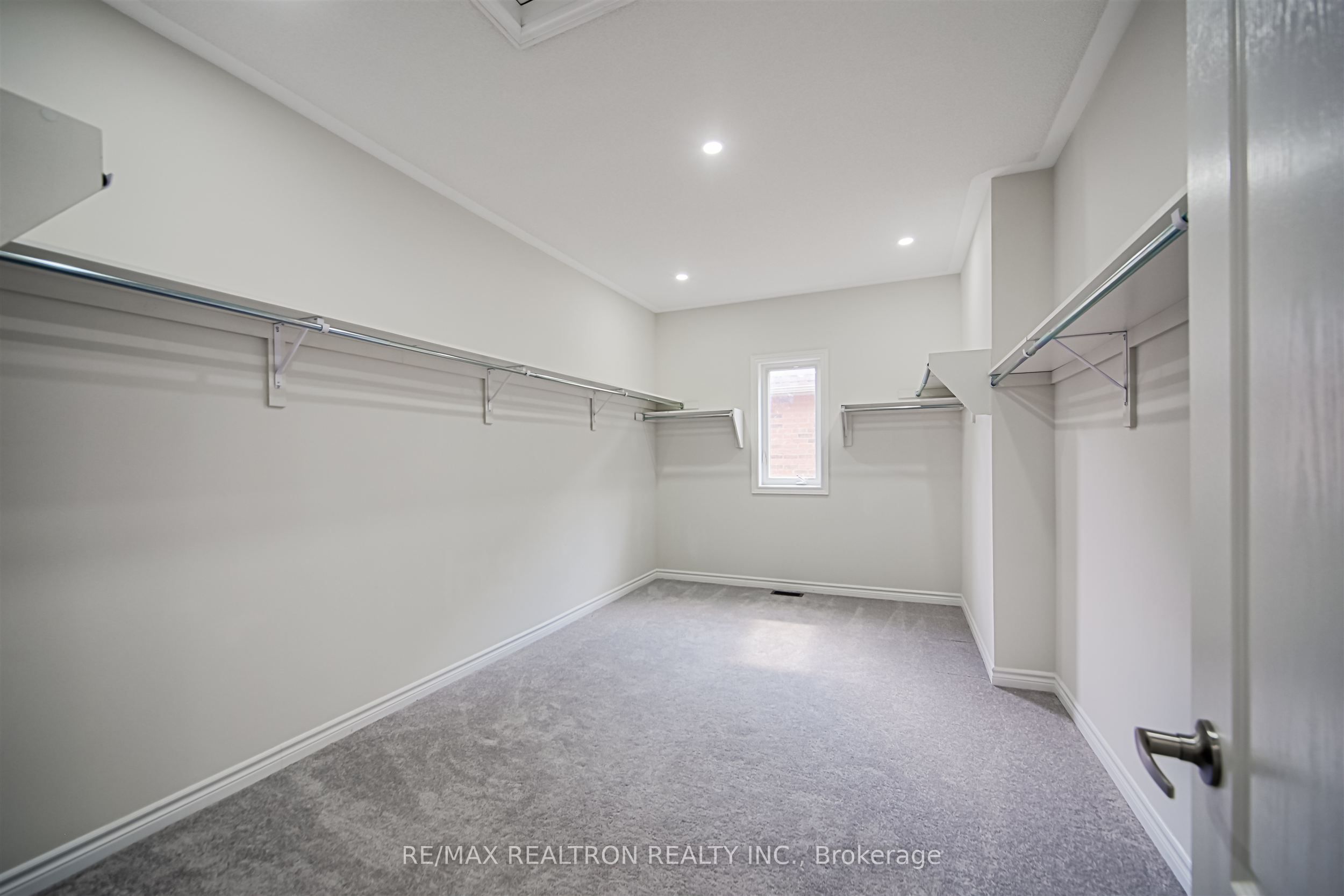 MLS #N12428313 image #24