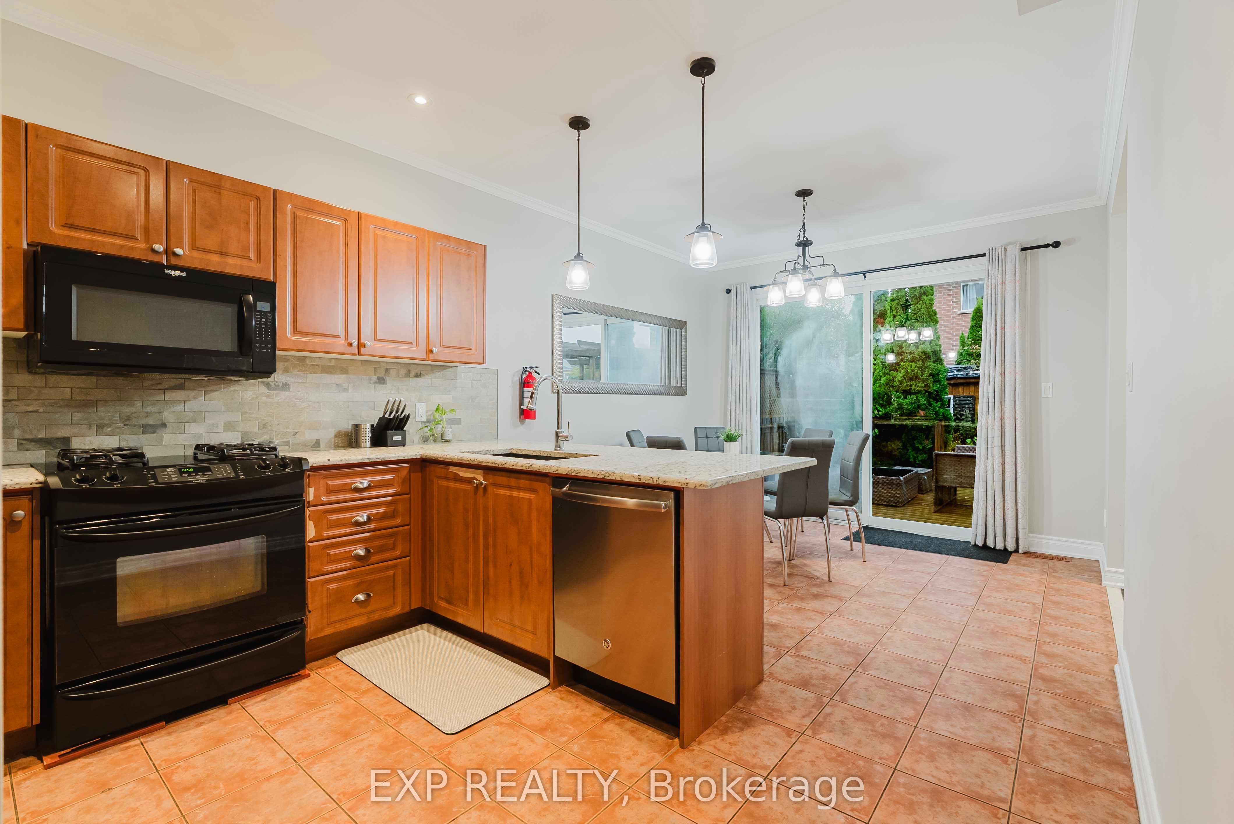 MLS #N12428587 image #12