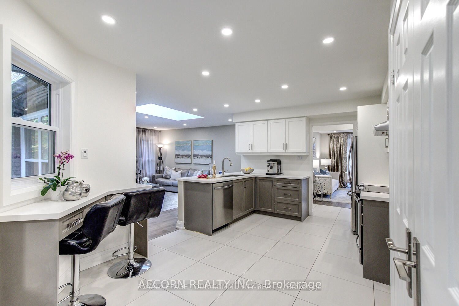 MLS #N12429503 image #7