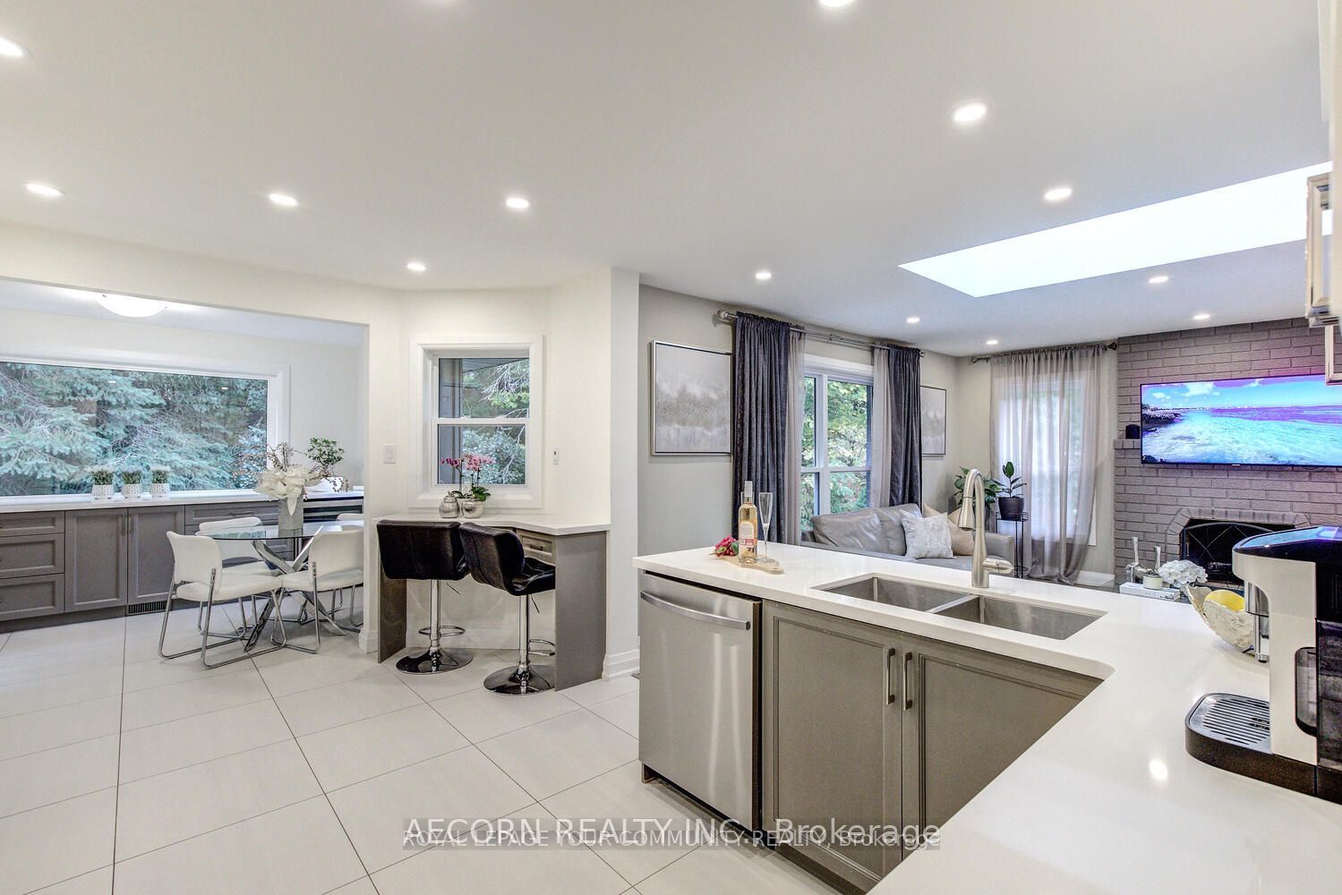 MLS #N12429503 image #9