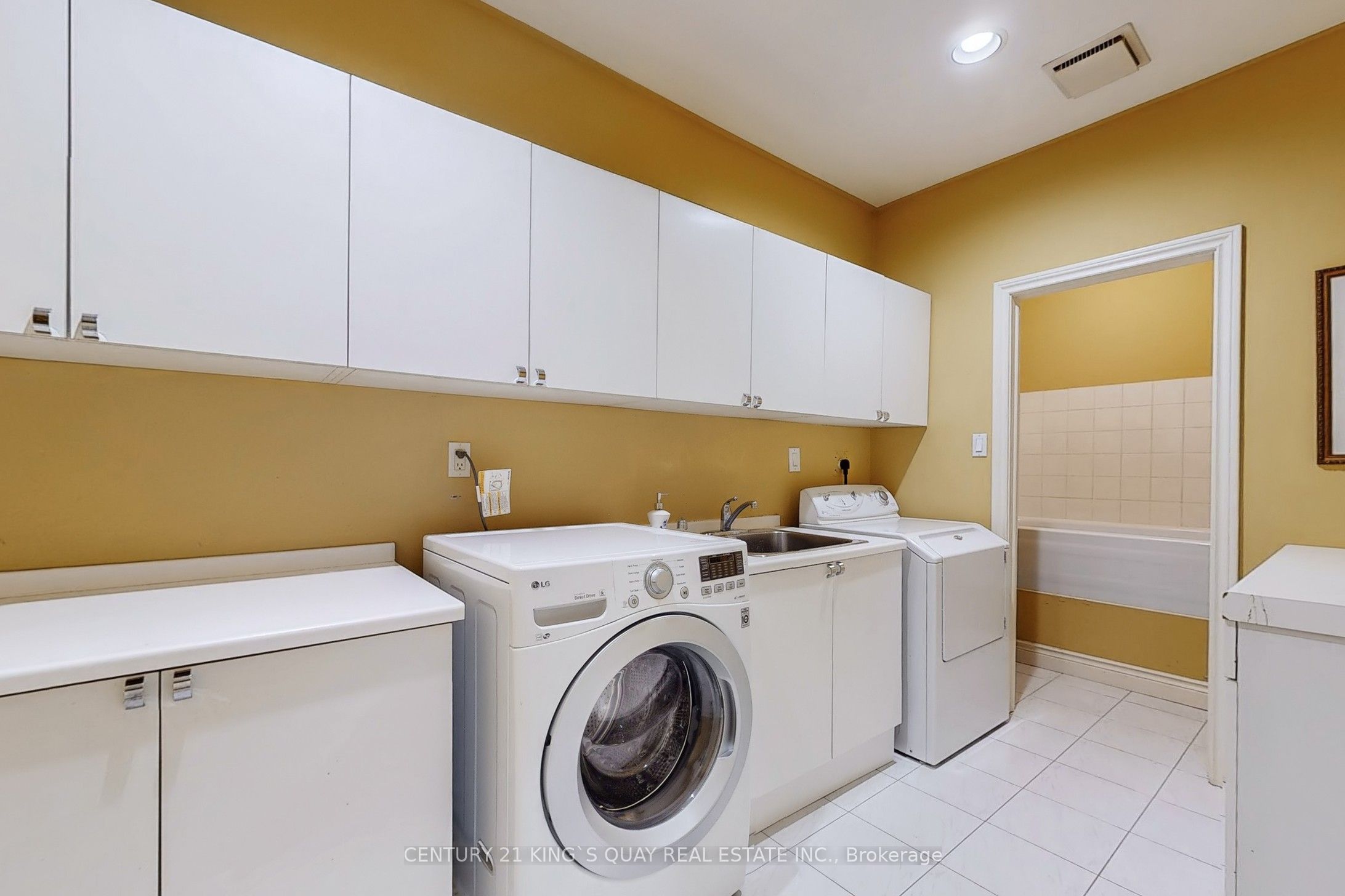 MLS #N12443408 image #10