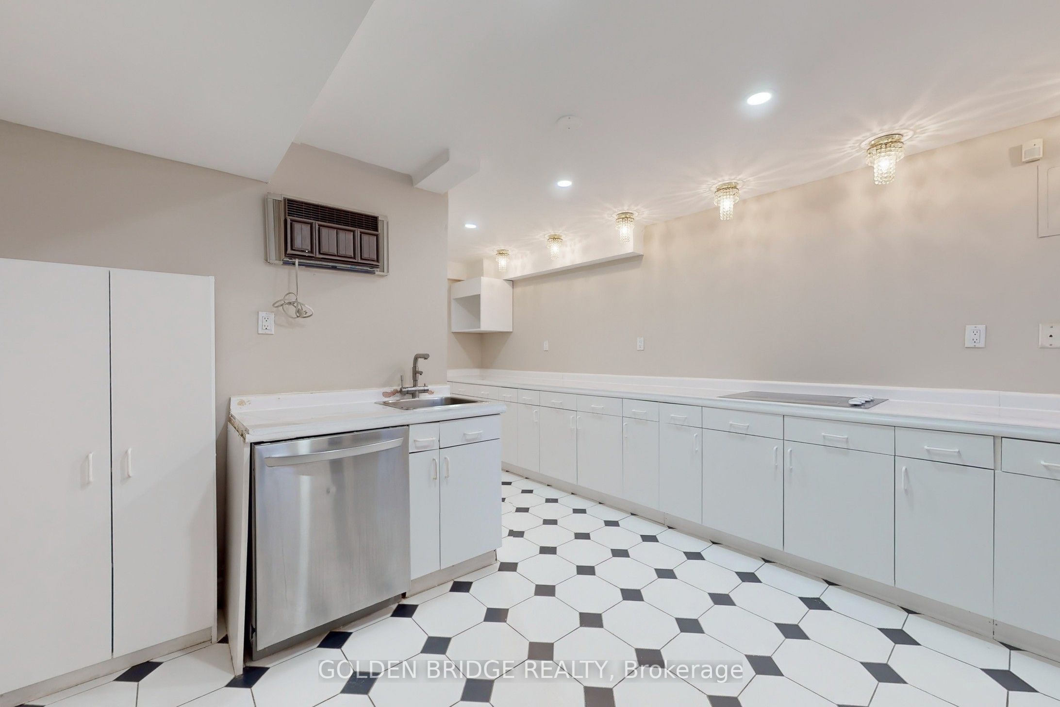 MLS #N12452157 image #43