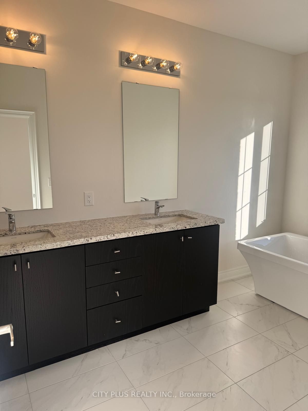 MLS #N12456951 image #23