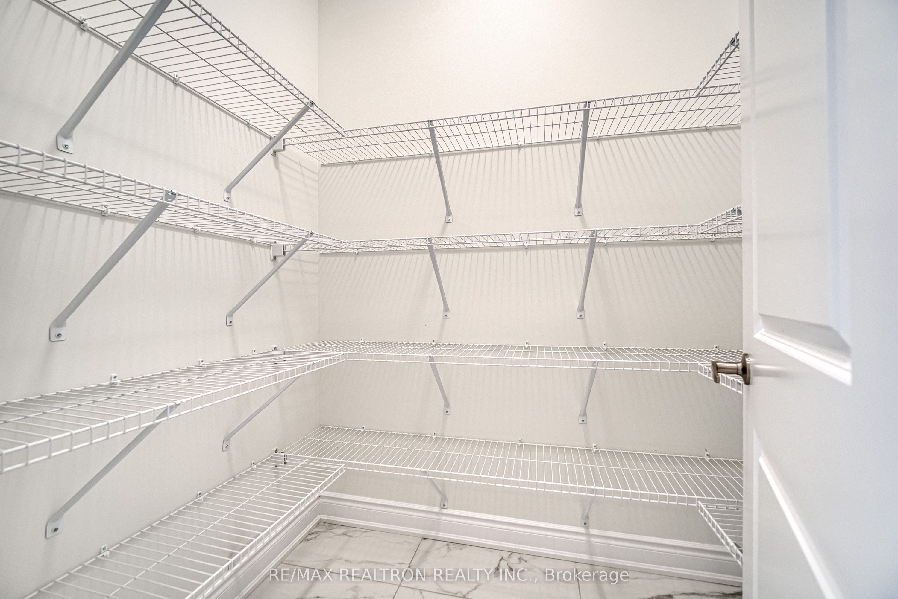 MLS #N12466879 image #6