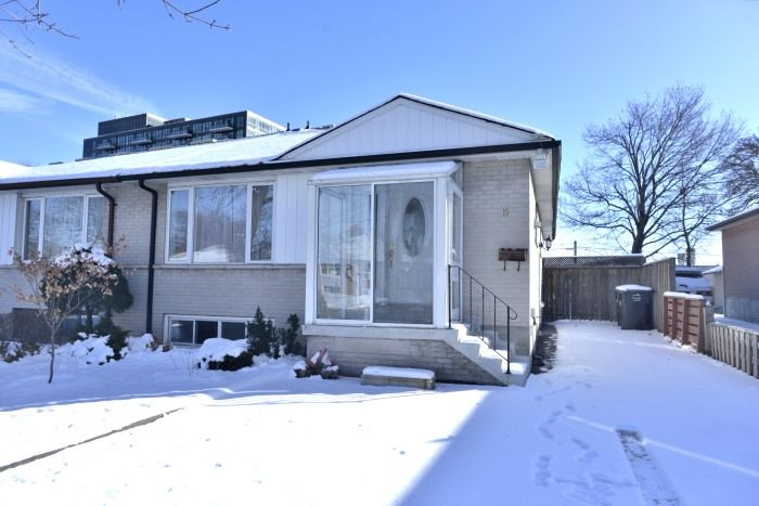 MLS #W12194860 image #0
