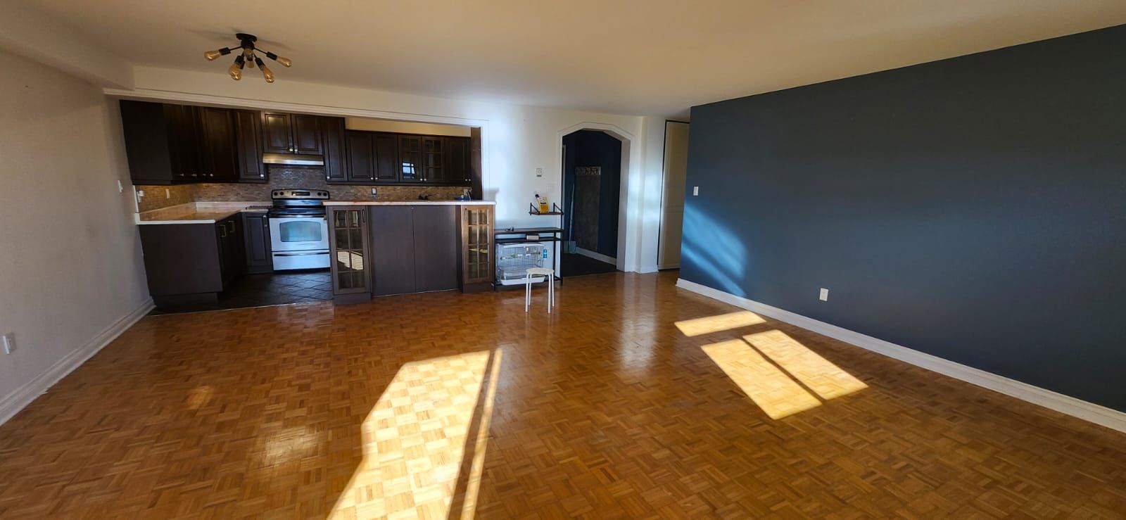 MLS #W12321372 image #0