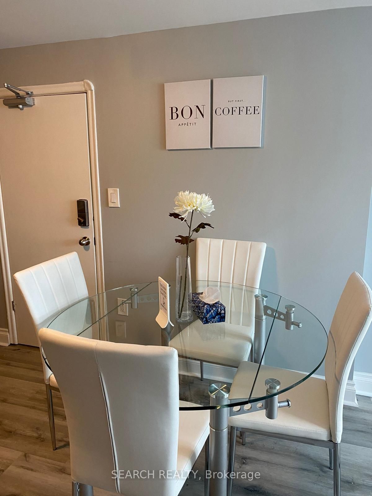 MLS #W12339553 image #1