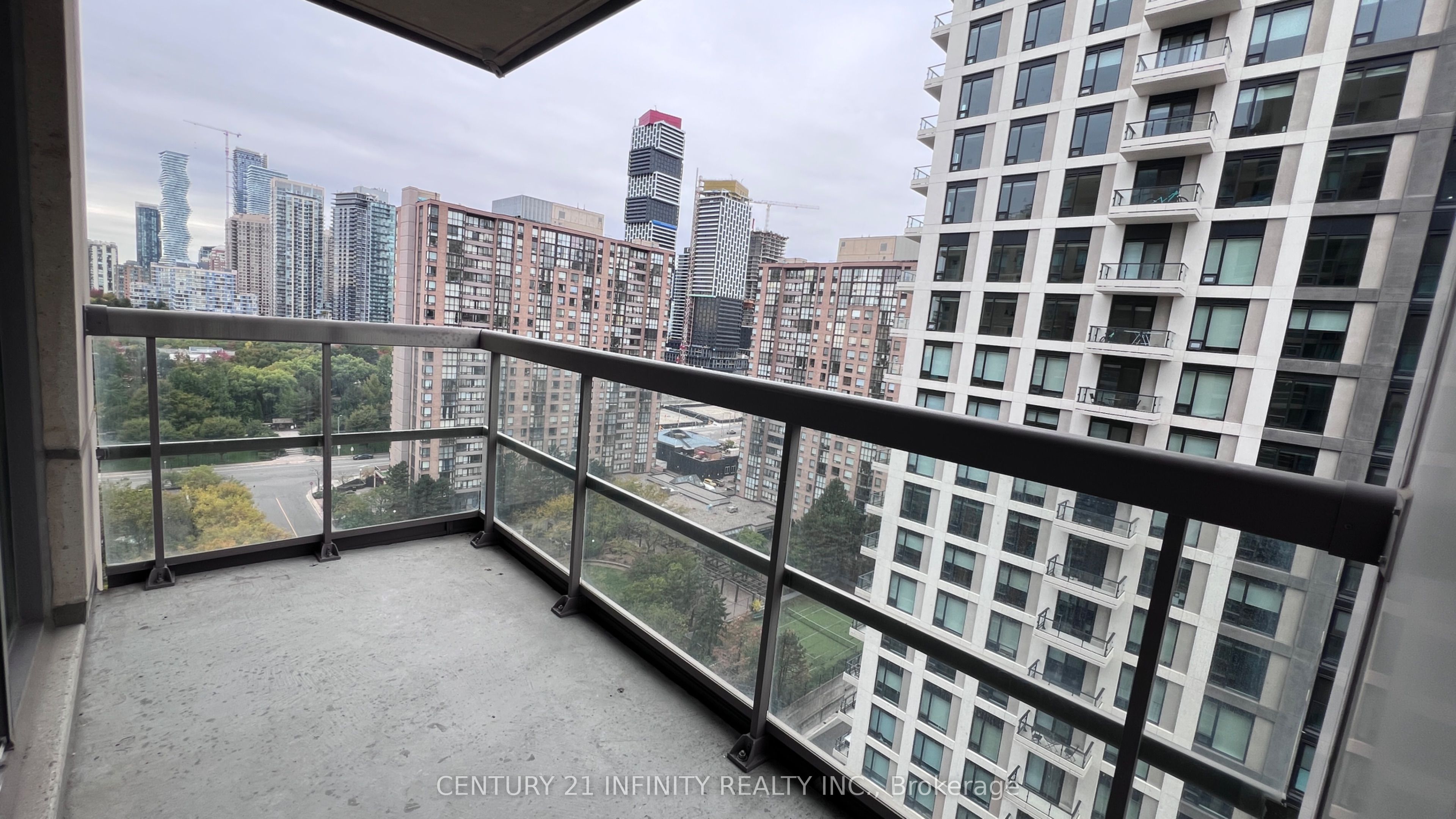 MLS #W12344117 image #19