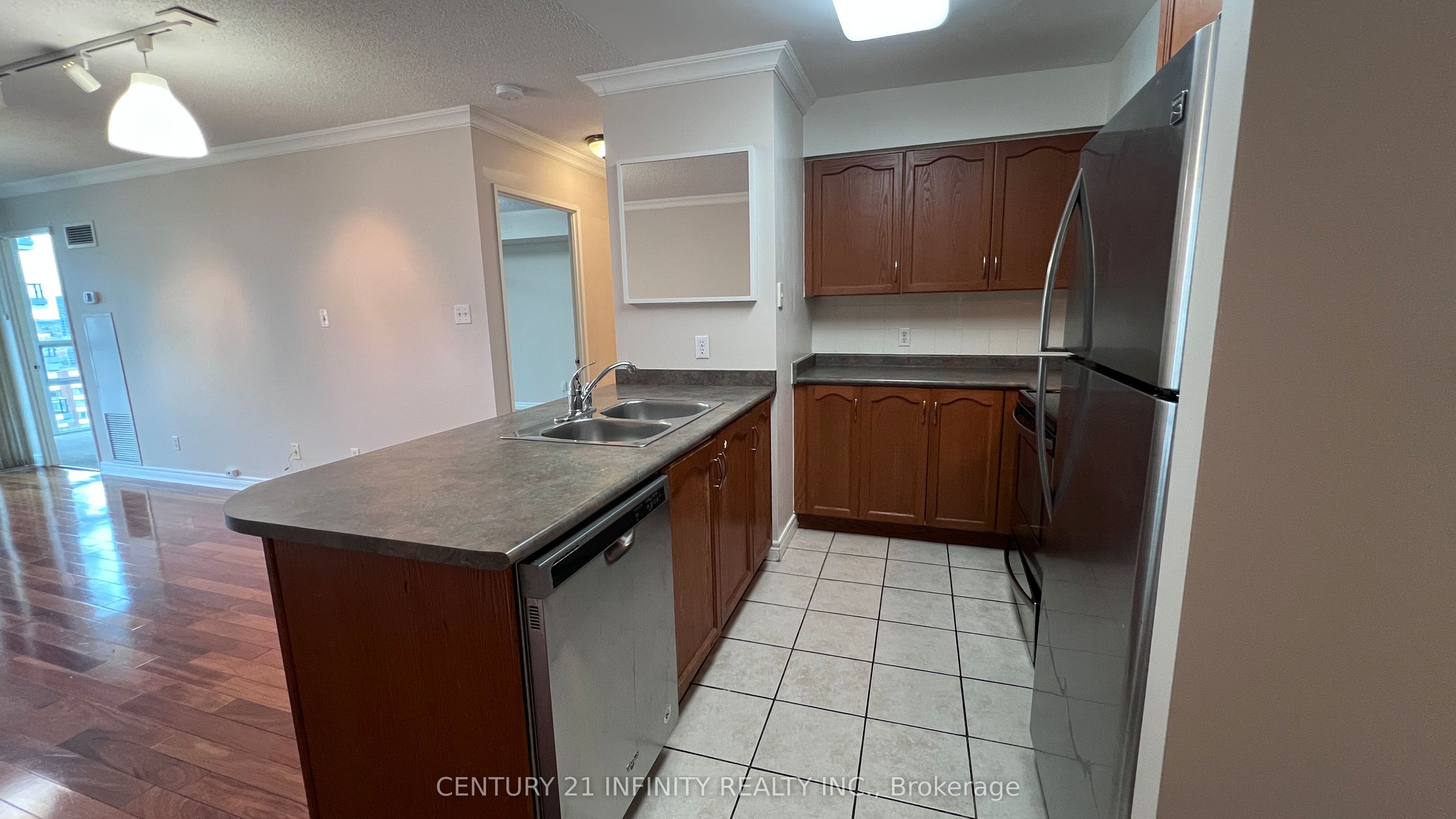 MLS #W12344117 image #5