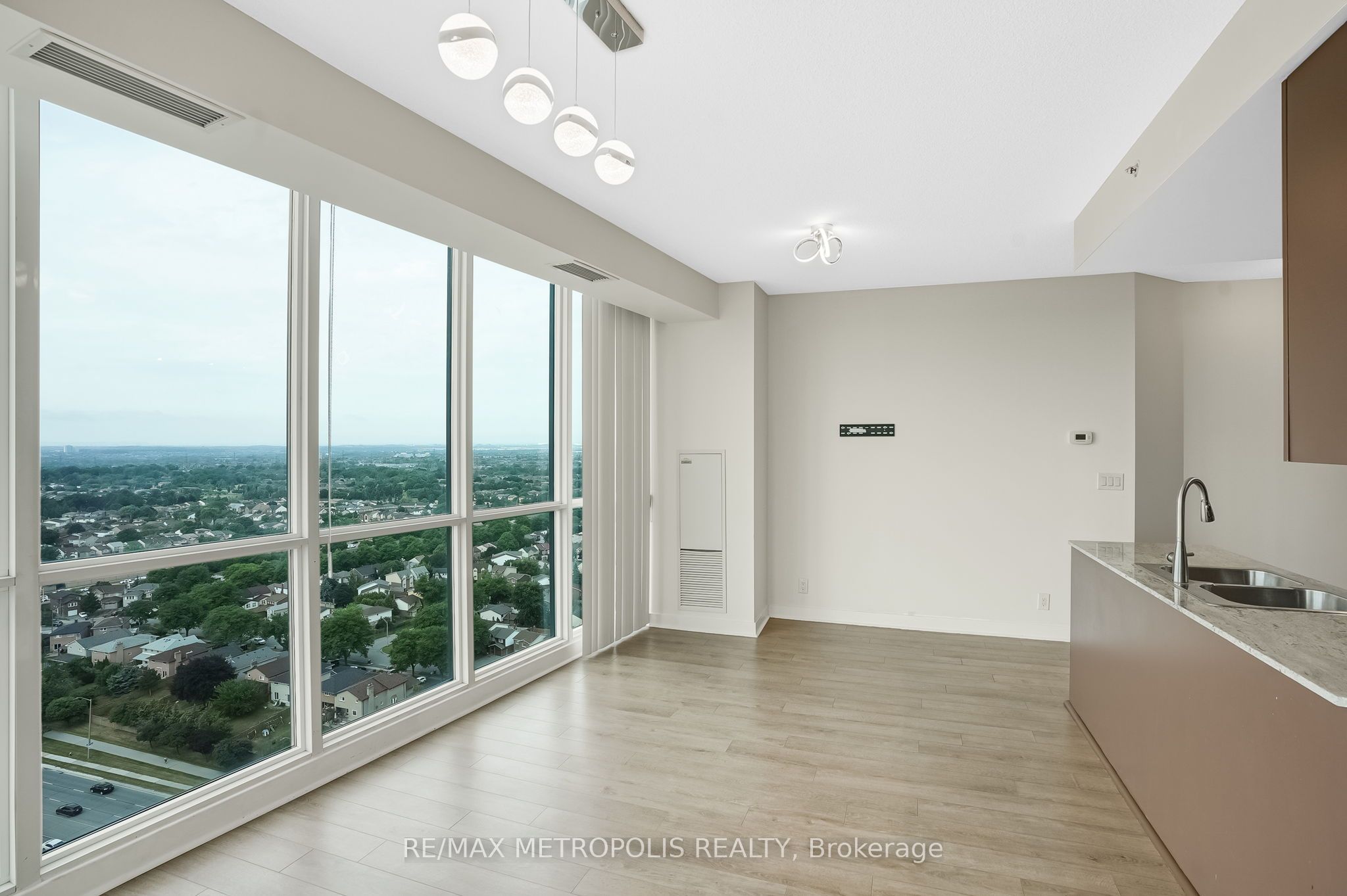 MLS #W12345501 image #10