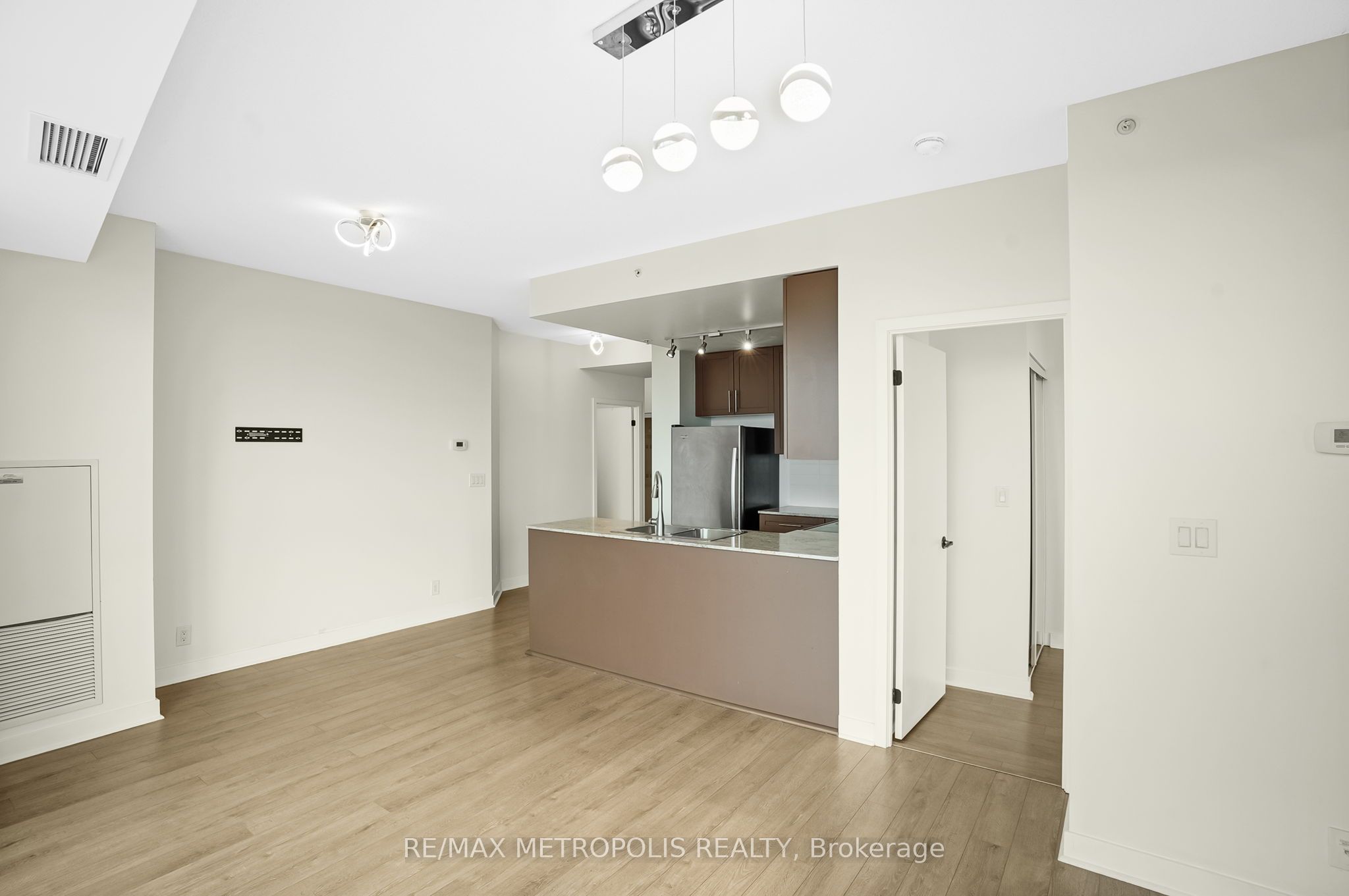 MLS #W12345501 image #11