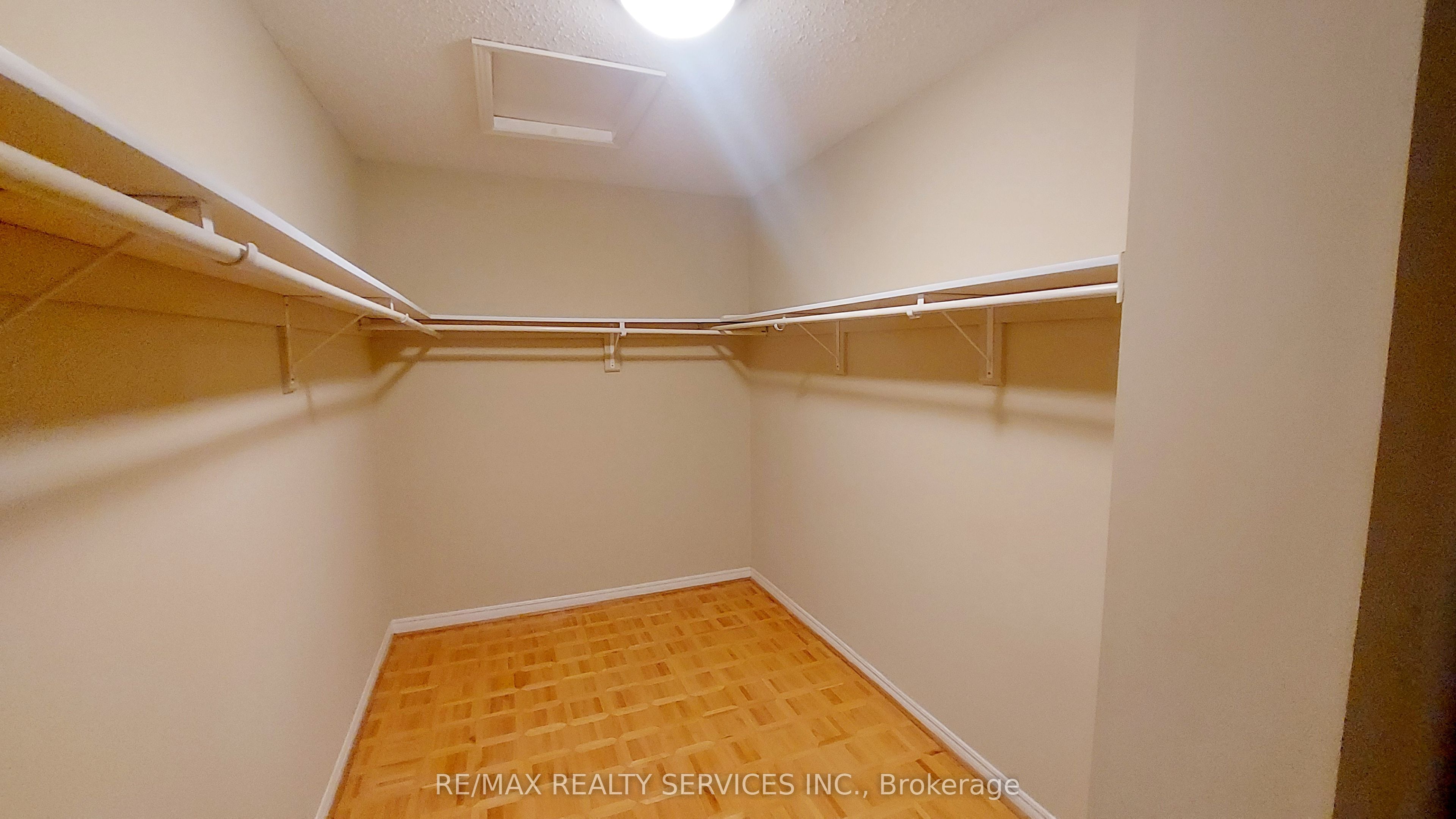 MLS #W12348242 image #30