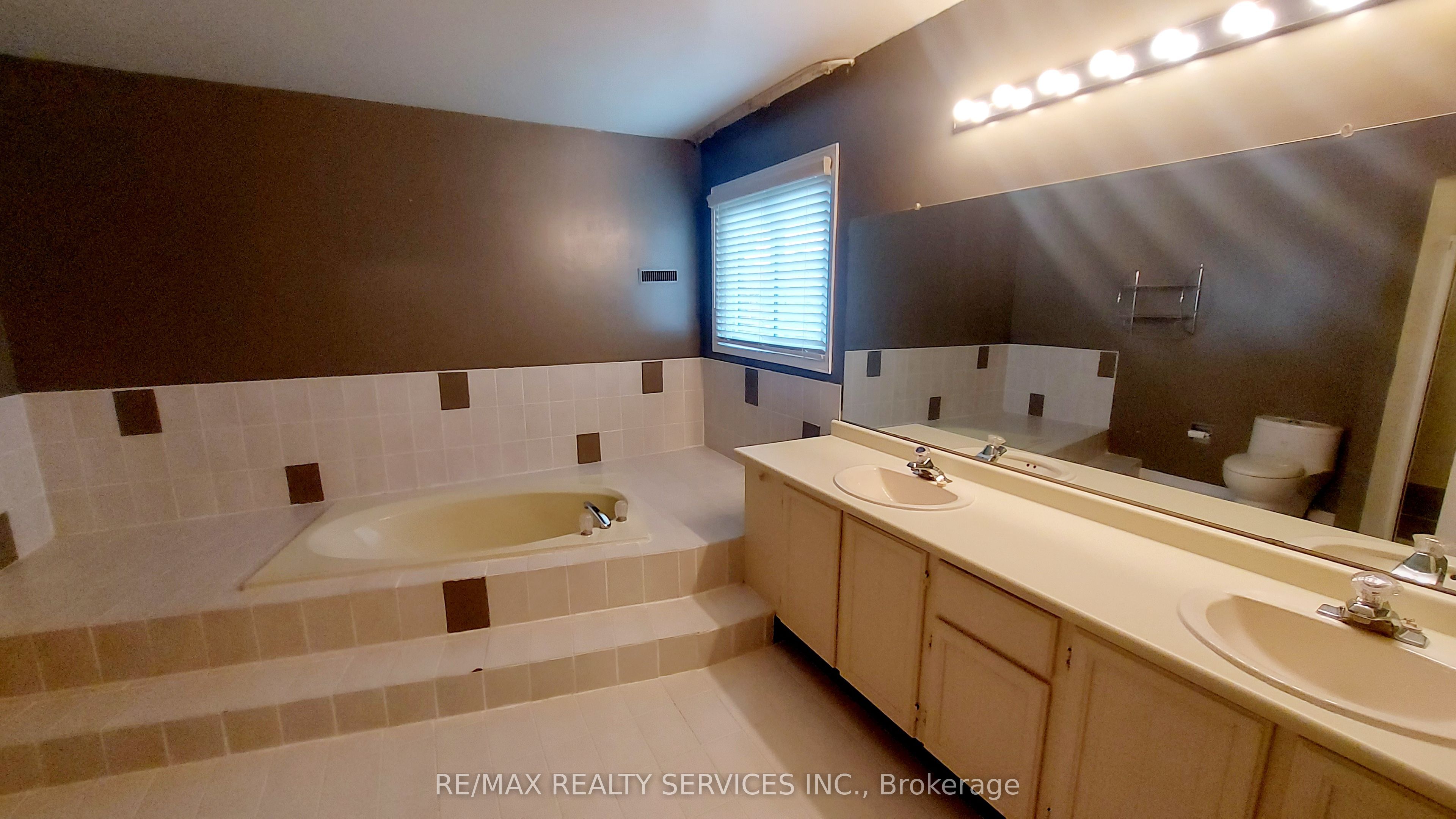 MLS #W12348242 image #31