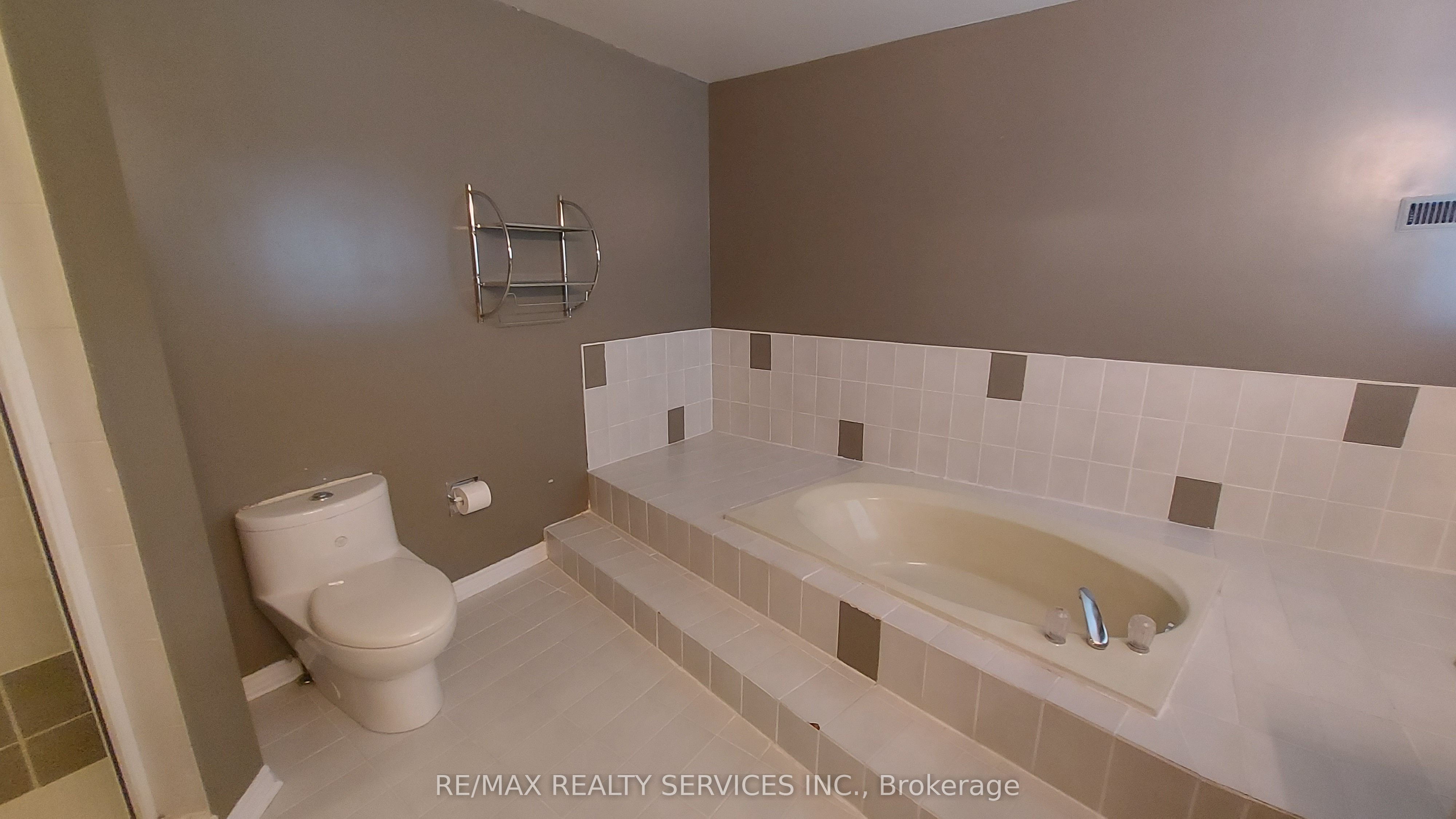 MLS #W12348242 image #32