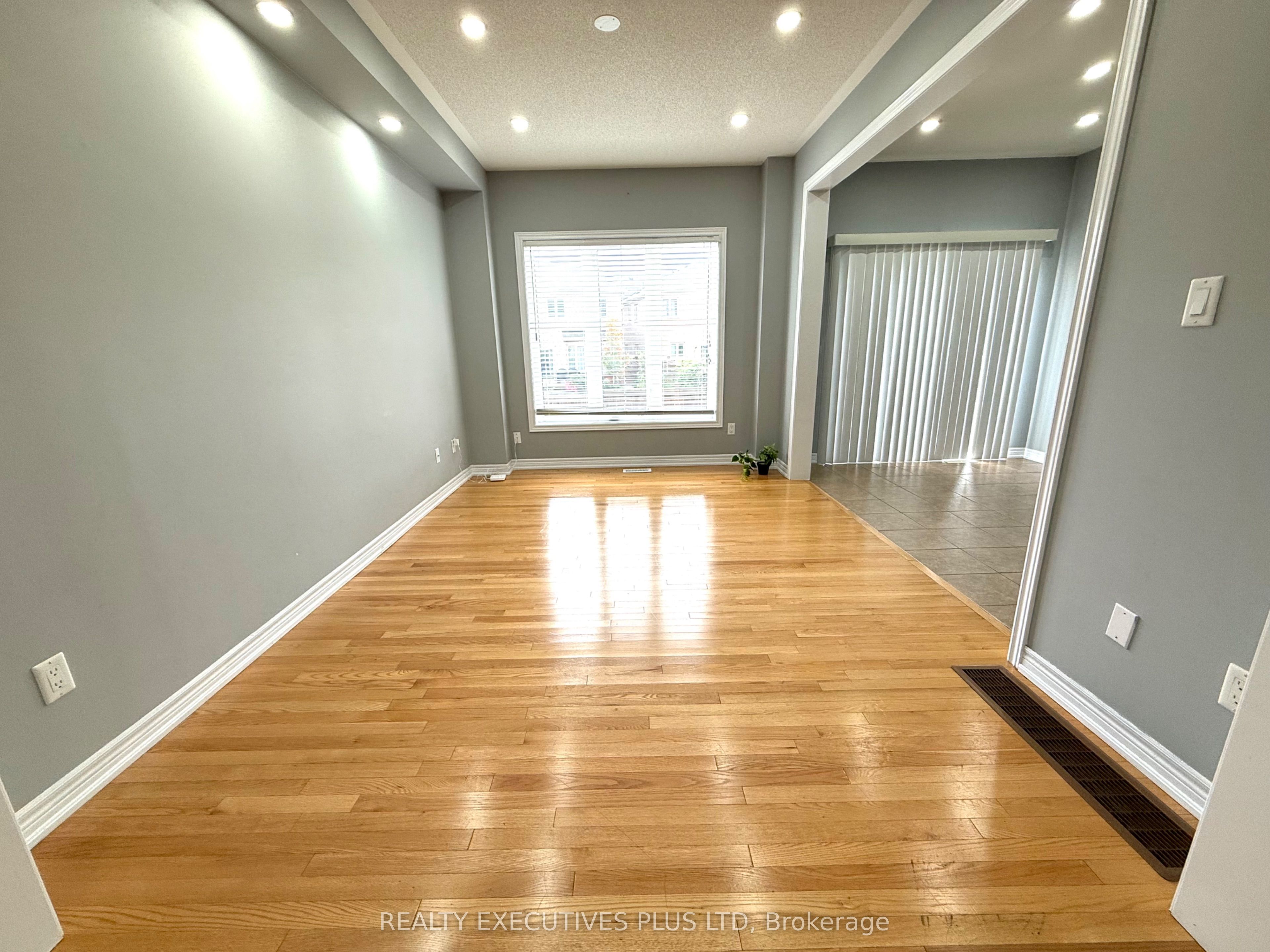 MLS #W12349273 image #12