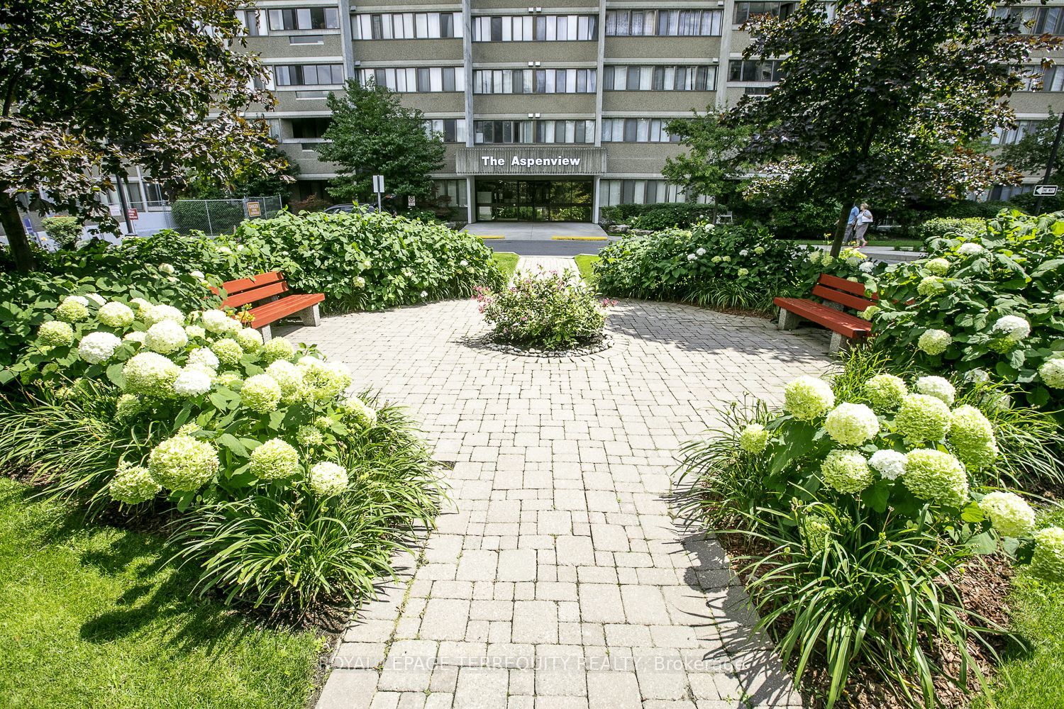 MLS #W12349281 image #2