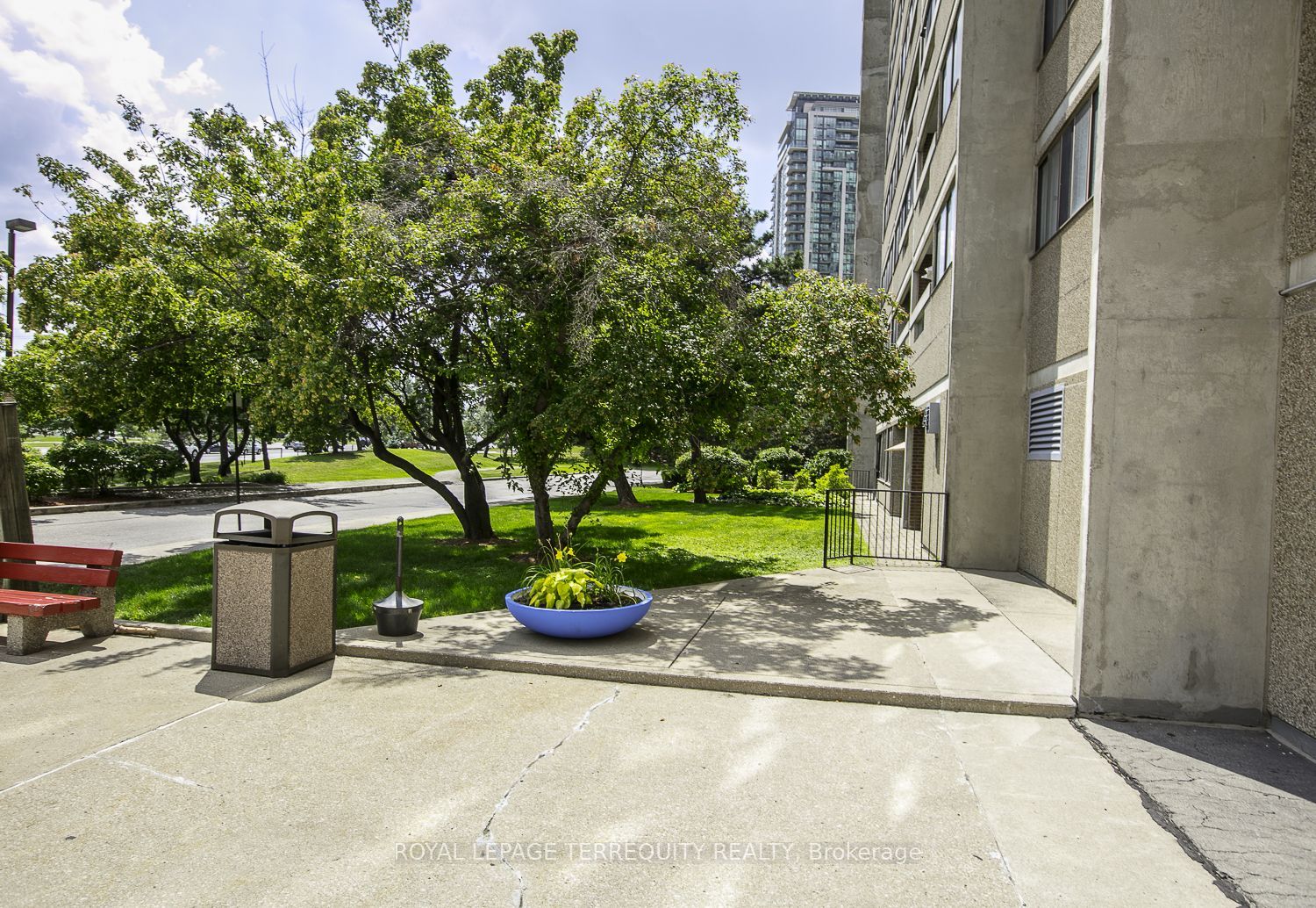 MLS #W12349281 image #4