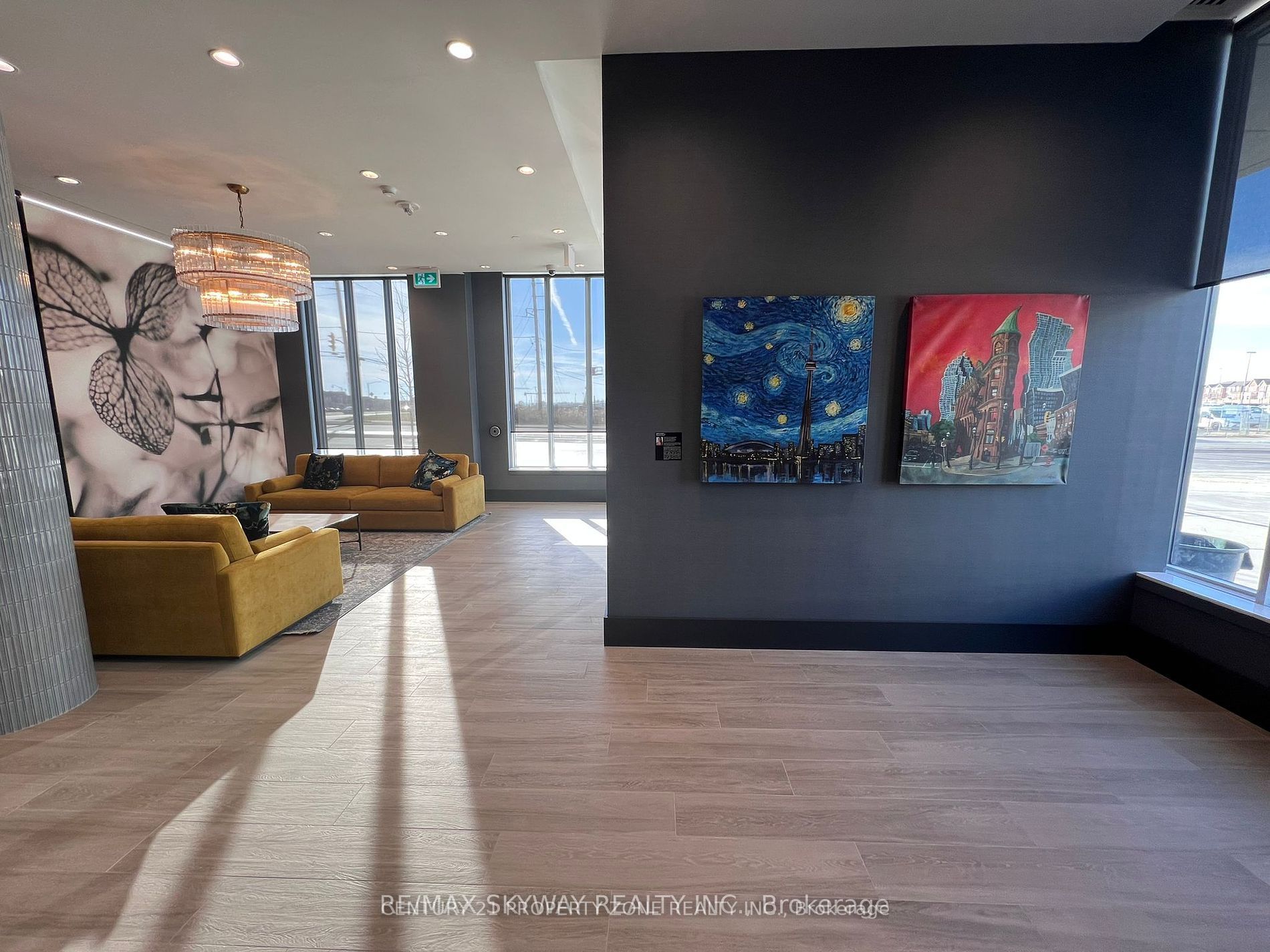 MLS #W12350610 image #2