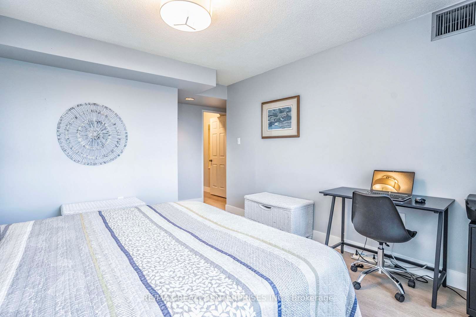 MLS #W12350854 image #19