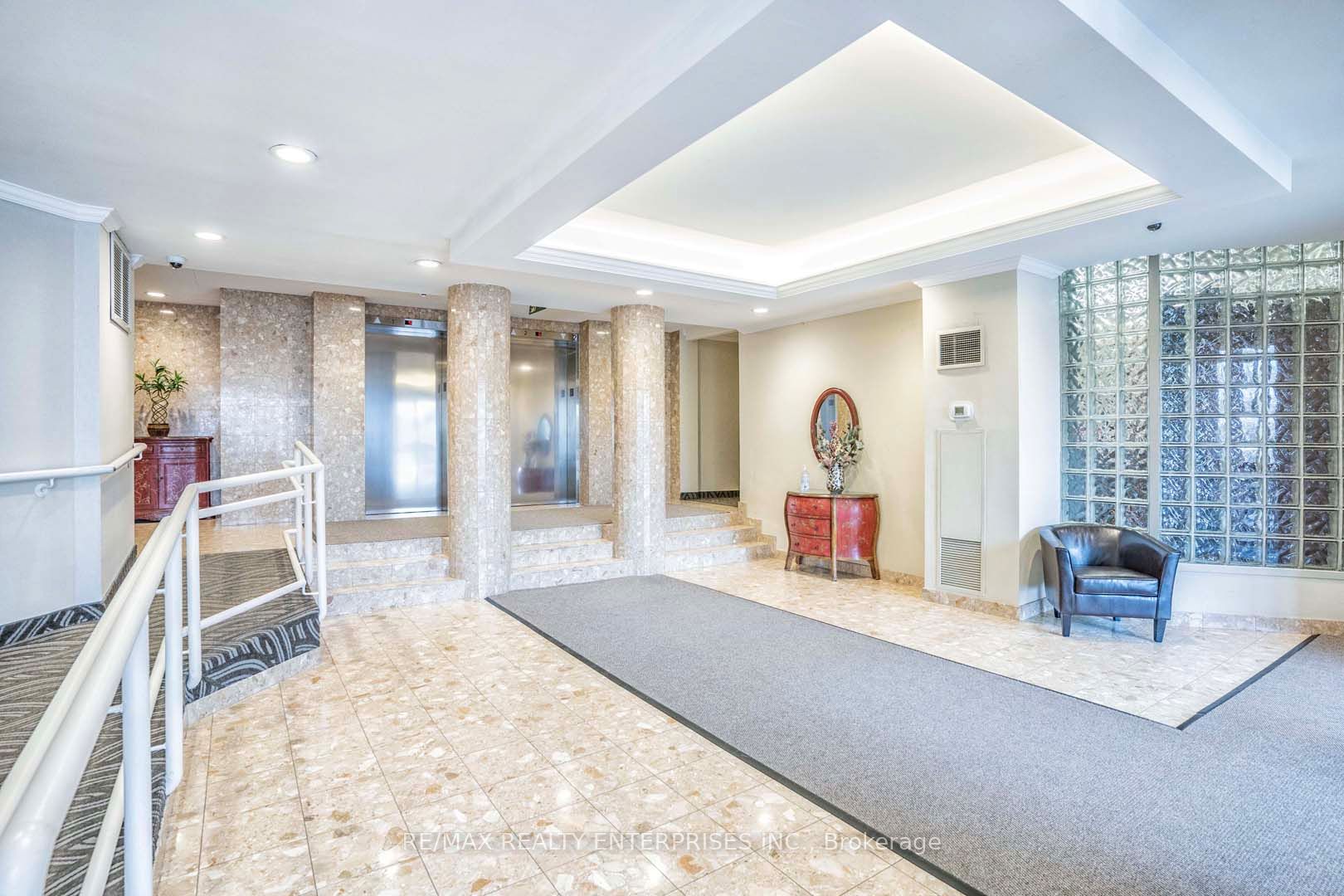 MLS #W12350854 image #3