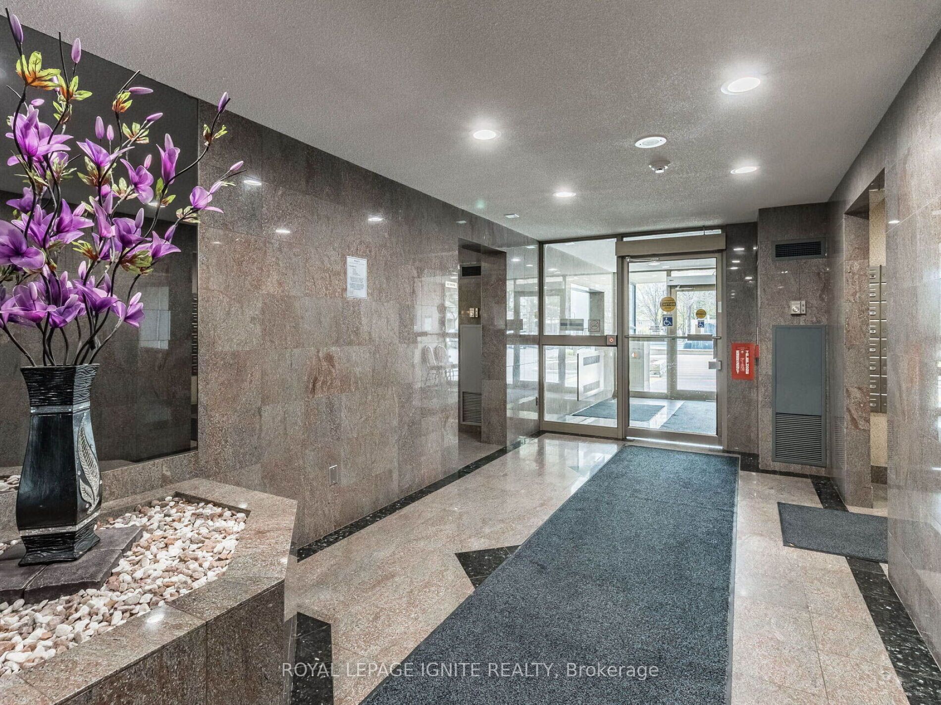 MLS #W12351271 image #2