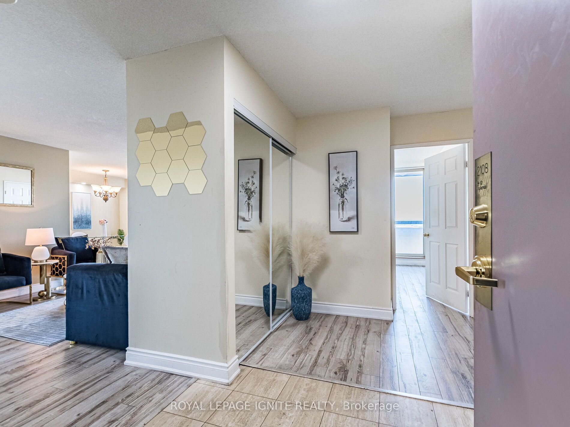 MLS #W12351271 image #5