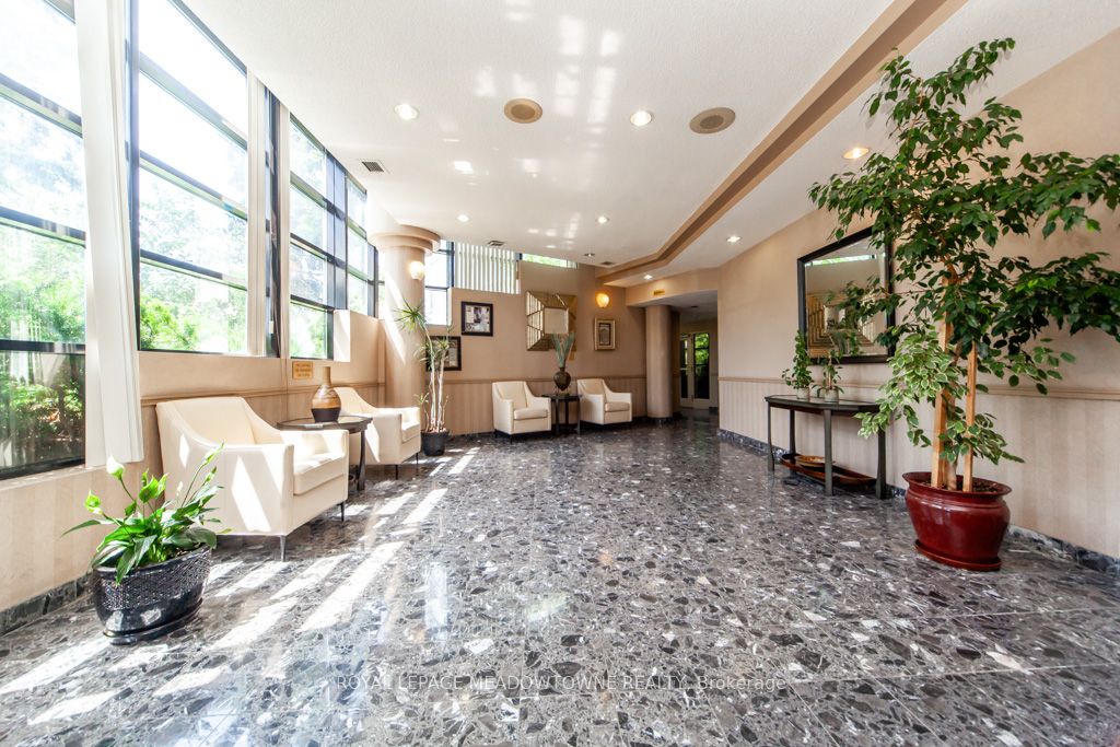 MLS #W12351475 image #6