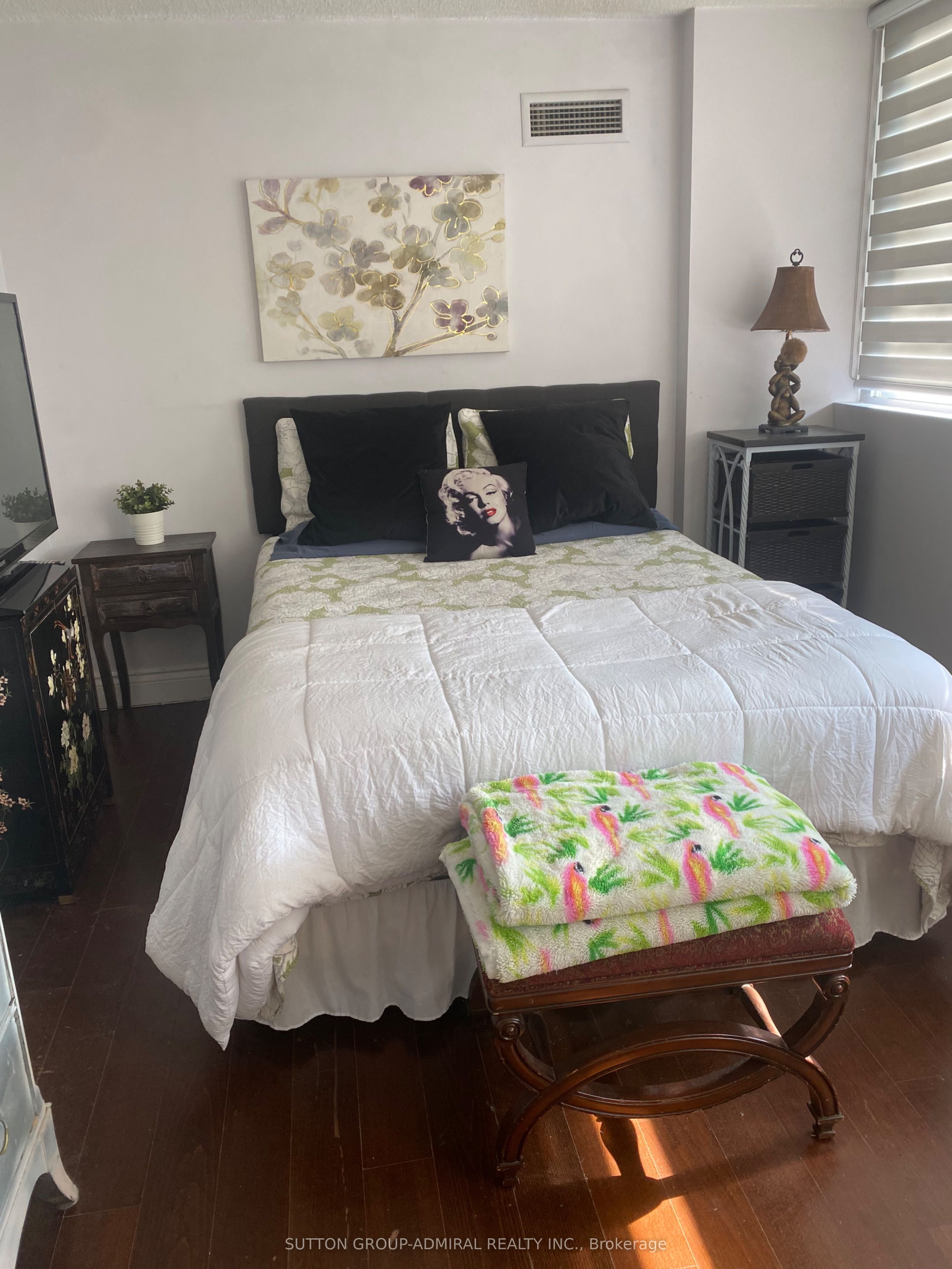 MLS #W12351497 image #2