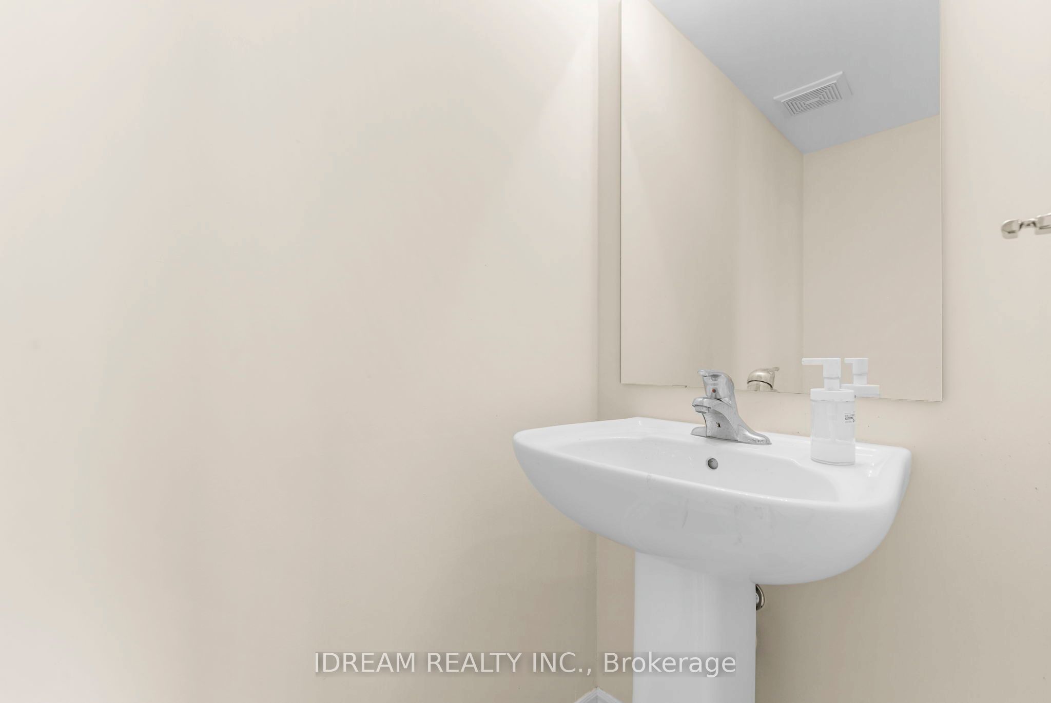 MLS #W12352912 image #6