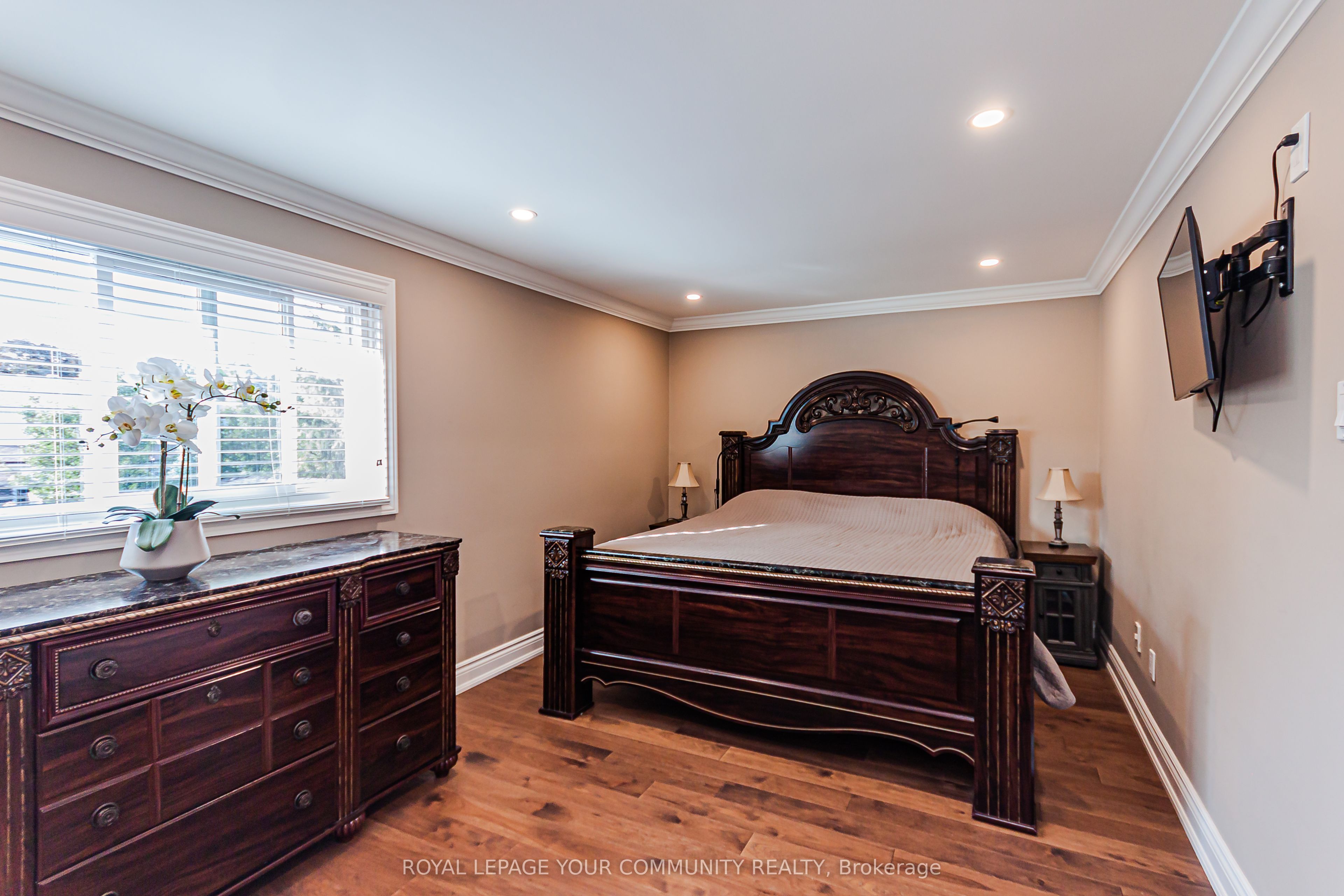 MLS #W12353212 image #12