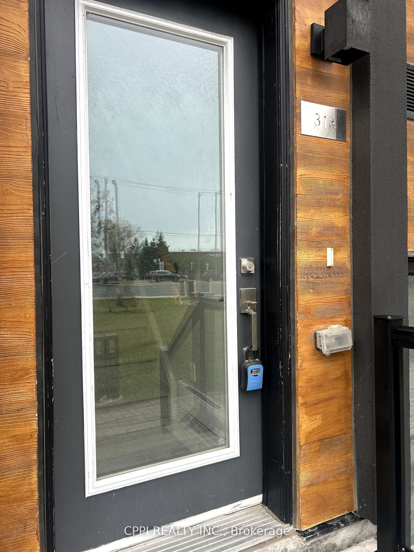 MLS #W12353614 image #1