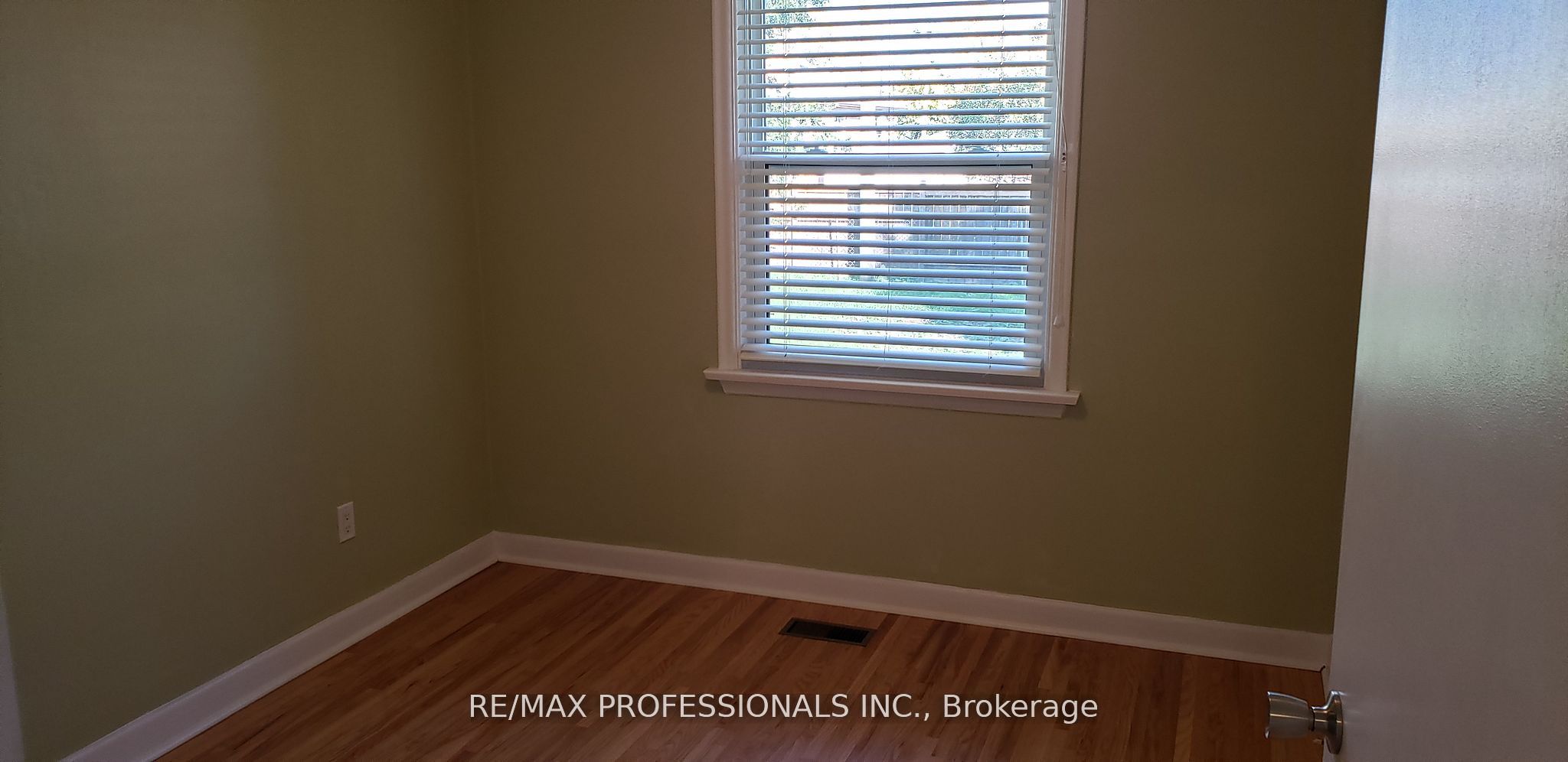 MLS #W12353676 image #2