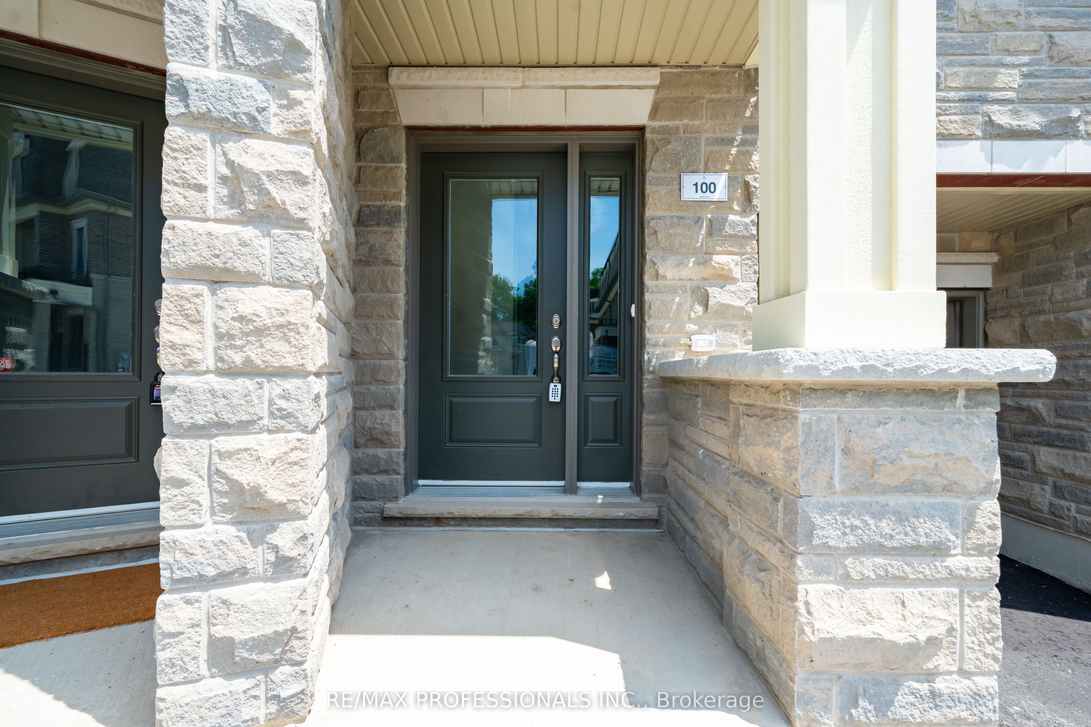 MLS #W12355686 image #2