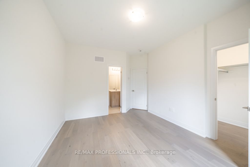 MLS #W12355686 image #20