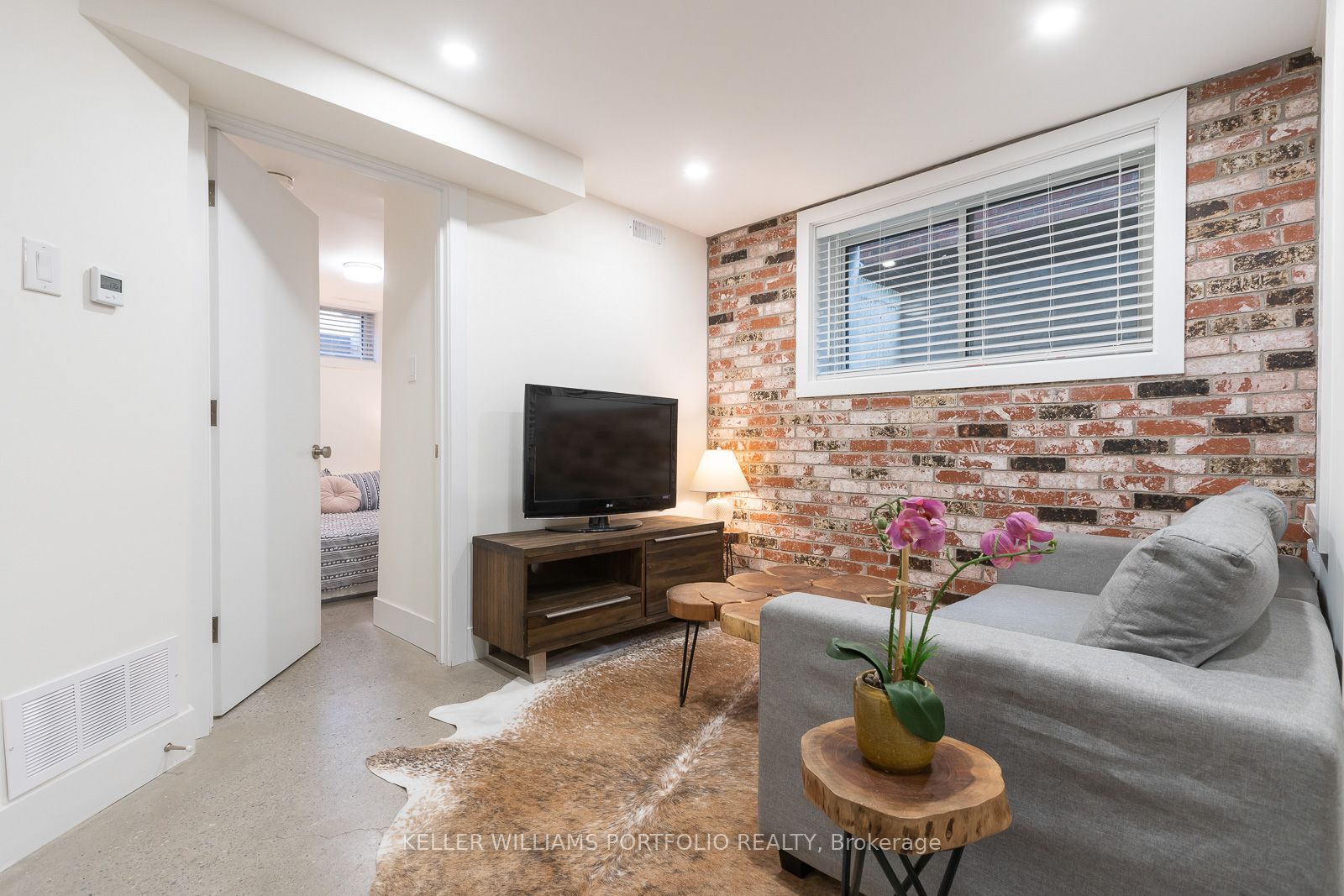 MLS #W12358046 image #3