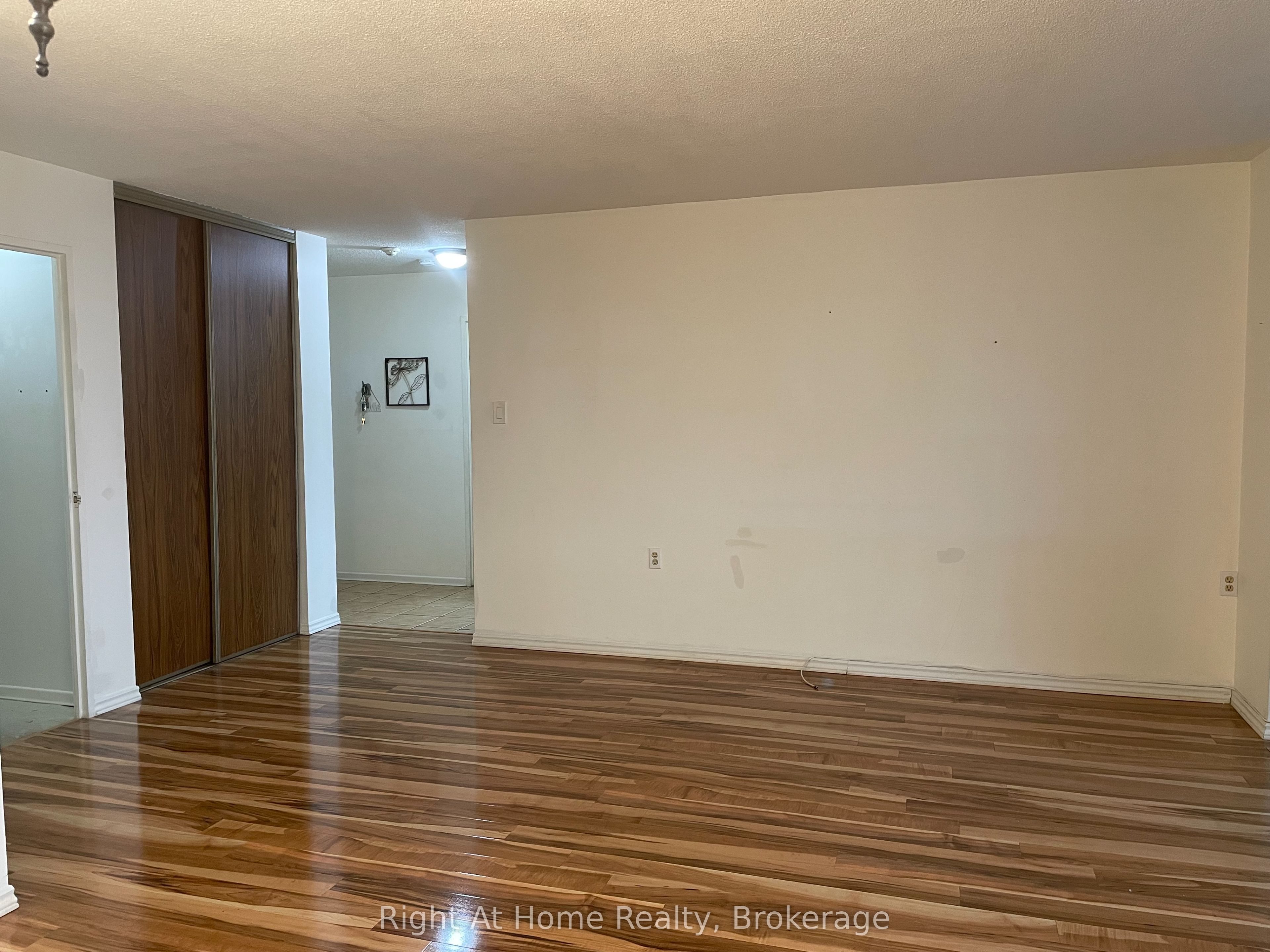 MLS #W12358209 image #2