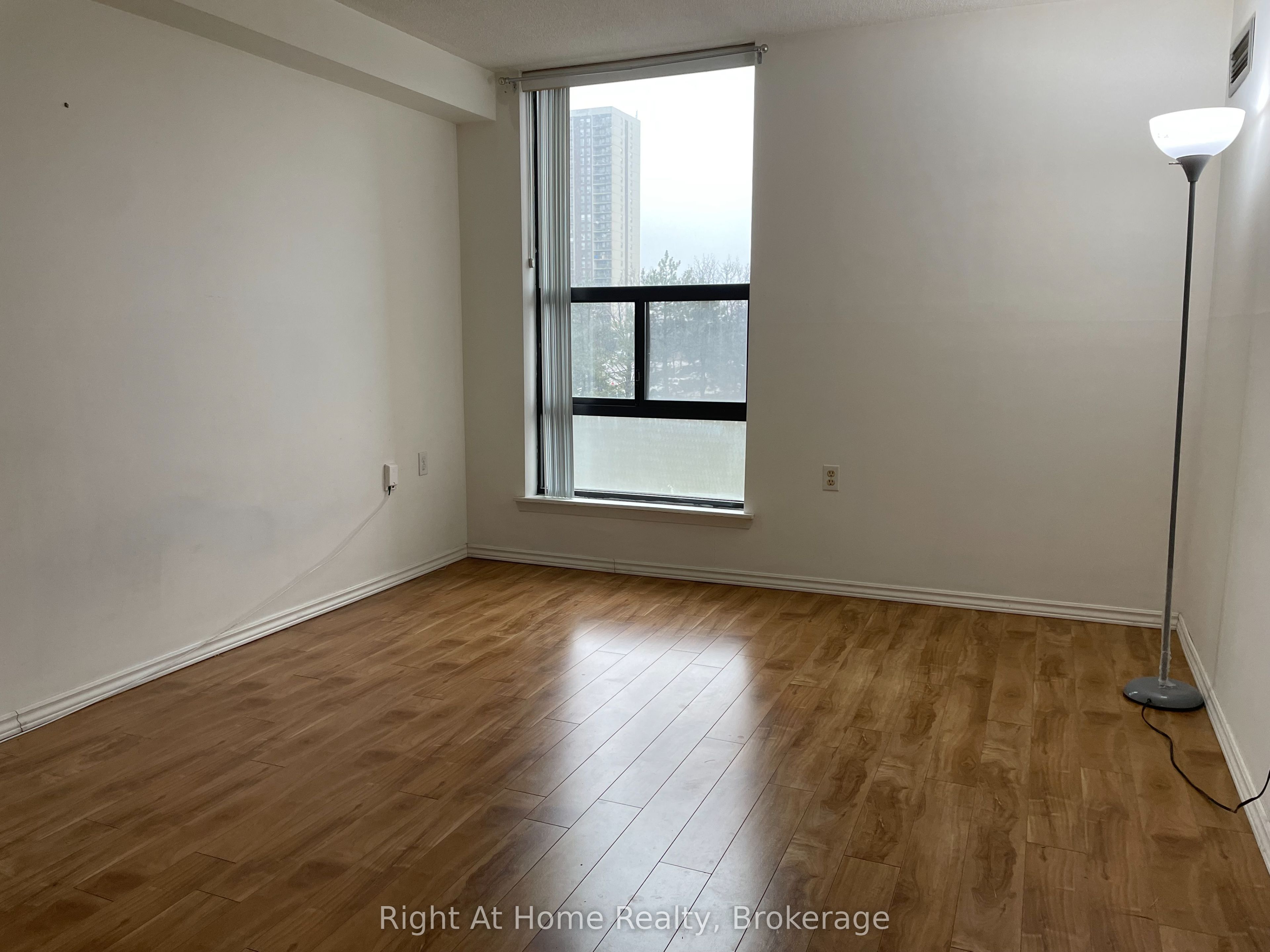 MLS #W12358209 image #8