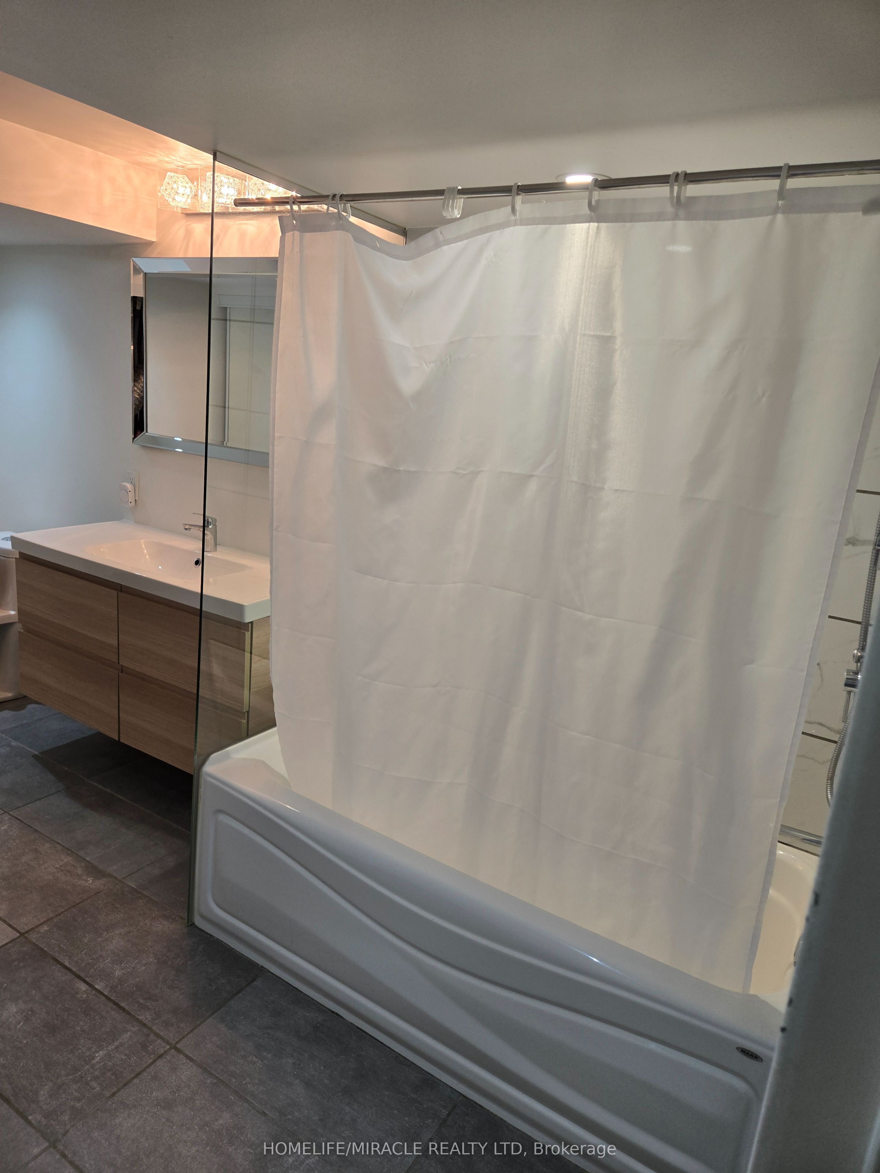 MLS #W12359963 image #3